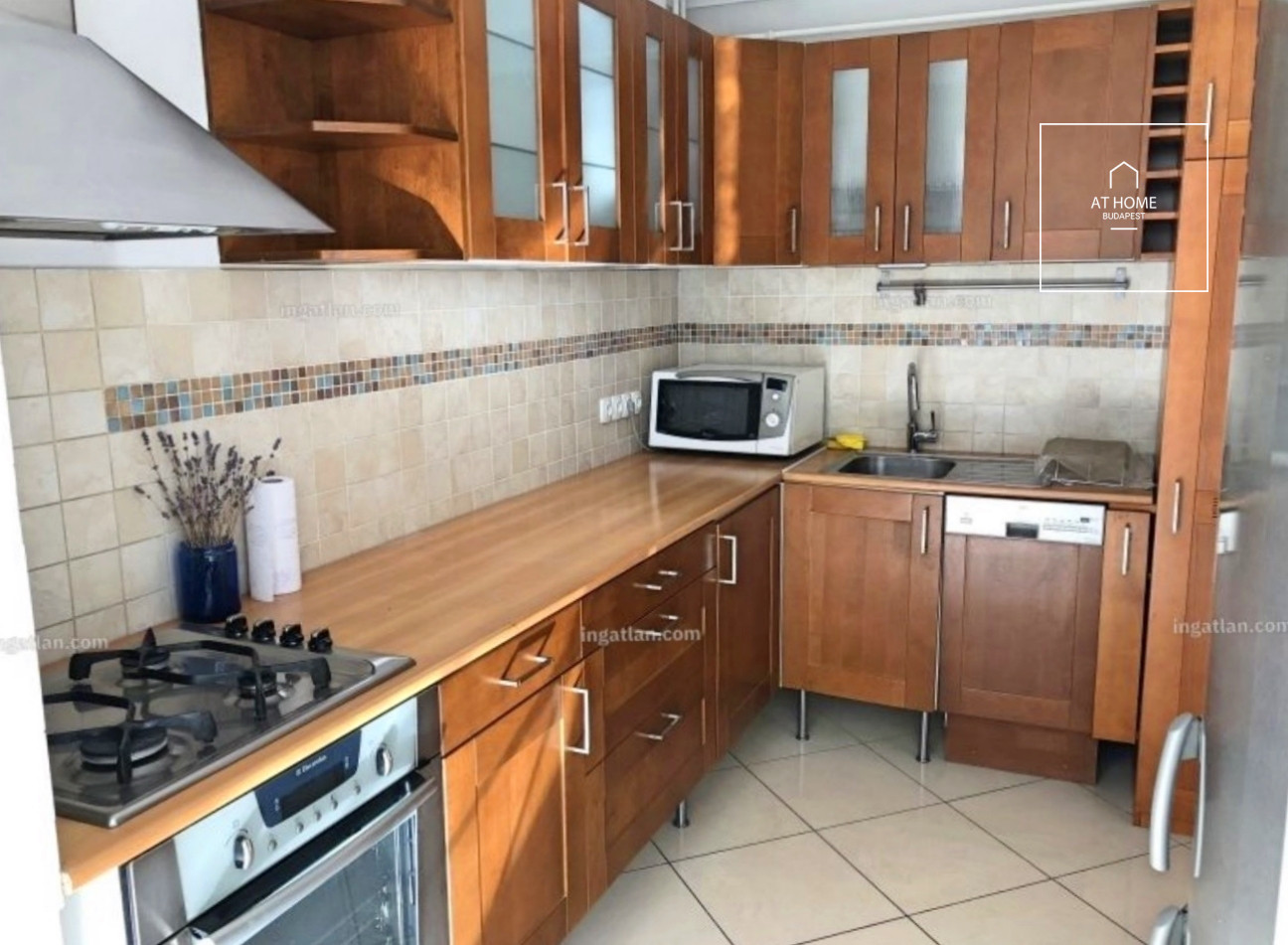 PANORAMIC DANUBE VIEW HOME IN SZEMLŐHEGY