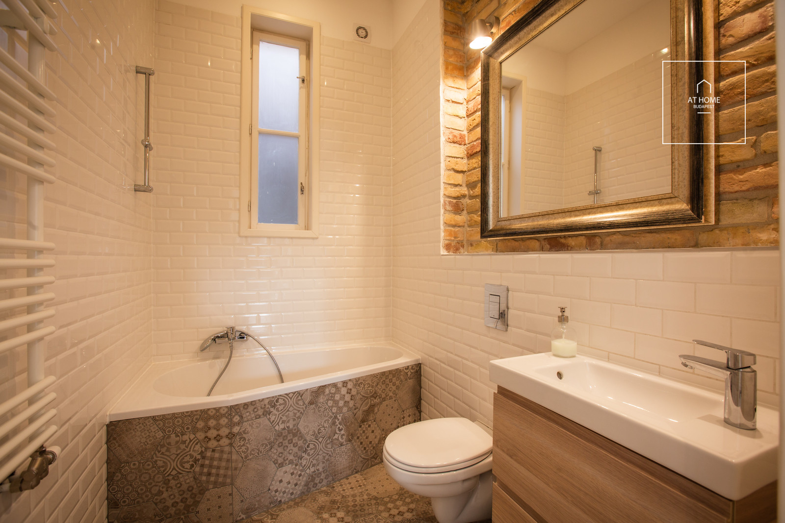 Luxury 3 Bedrooms Loft Apartment for Rent in Budapest\'s Prestigious District VI