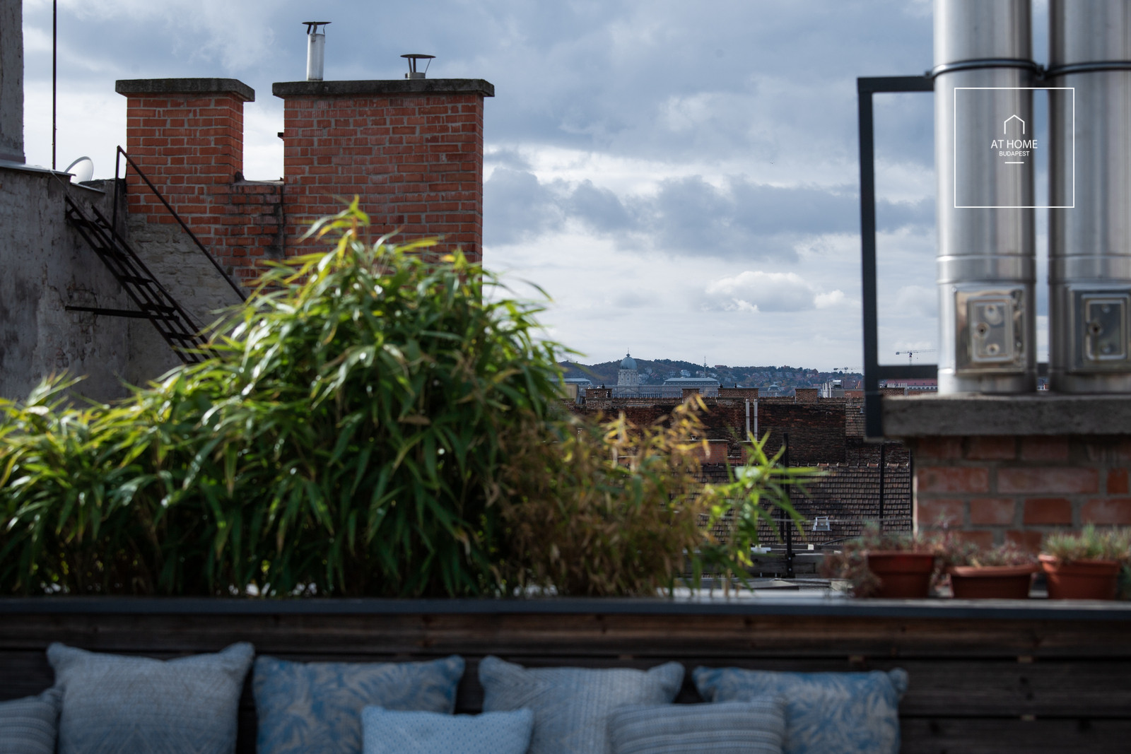 Luxury 3 Bedrooms Loft Apartment for Rent in Budapest\'s Prestigious District VI