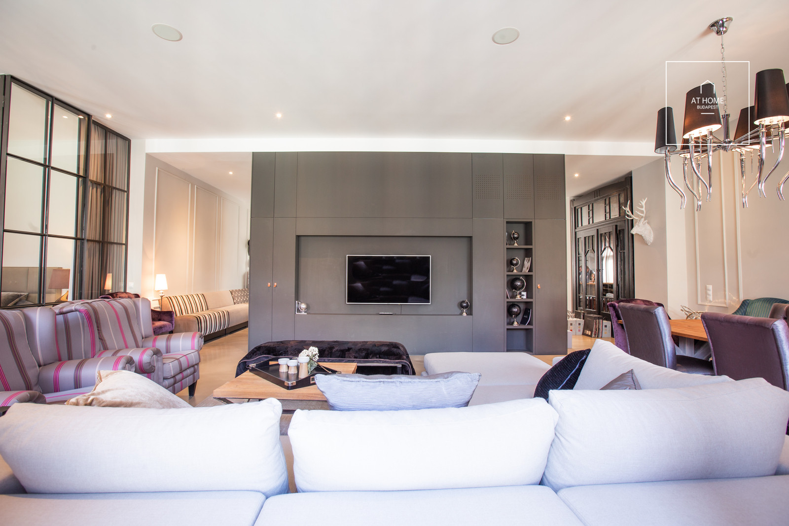 Luxus 3 hálószobás loftlakás kiadó Budapest VI. kerület