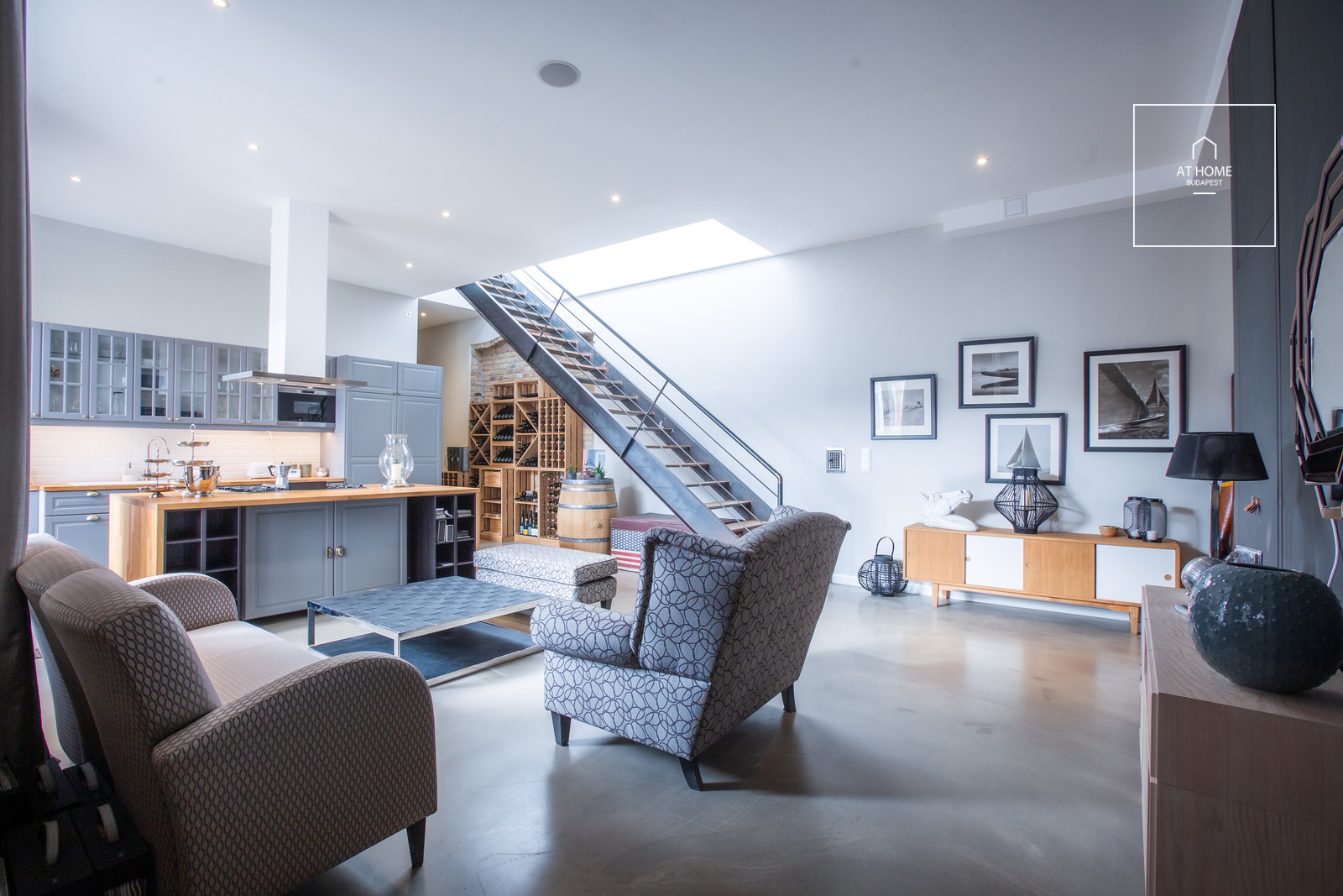 Luxury 3 Bedrooms Loft Apartment for Rent in Budapest\'s Prestigious District VI