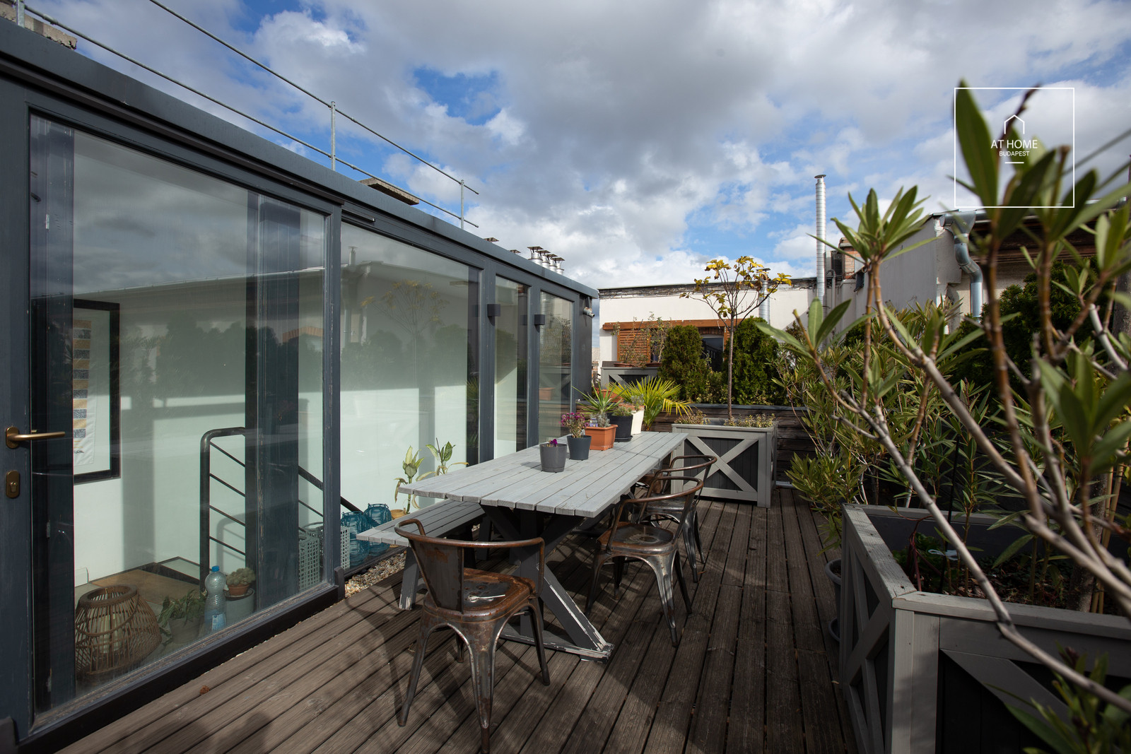 Luxury 3 Bedrooms Loft Apartment for Rent in Budapest\'s Prestigious District VI