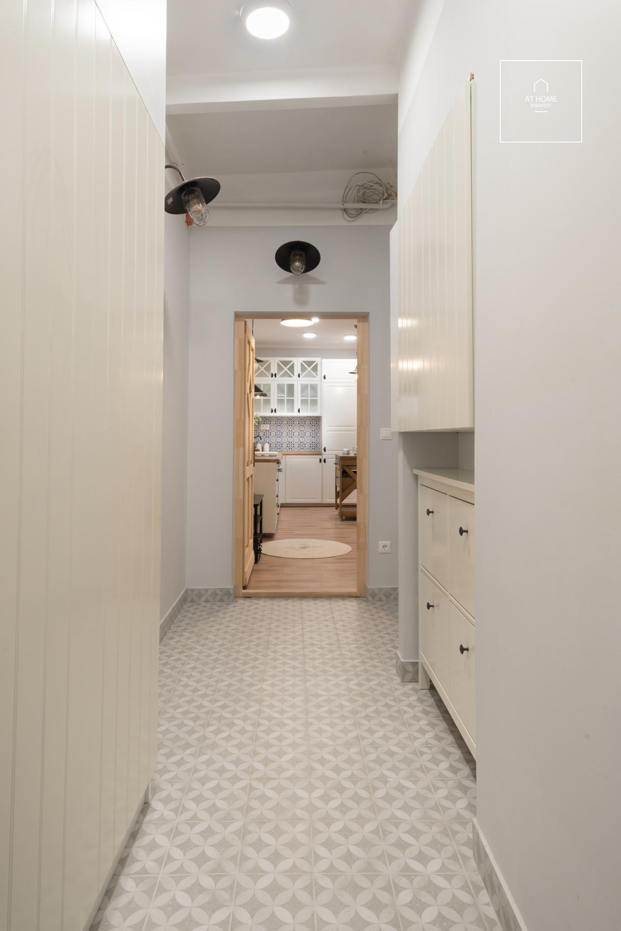Bright, renovated apartment on Pozsonyi út in Budapest