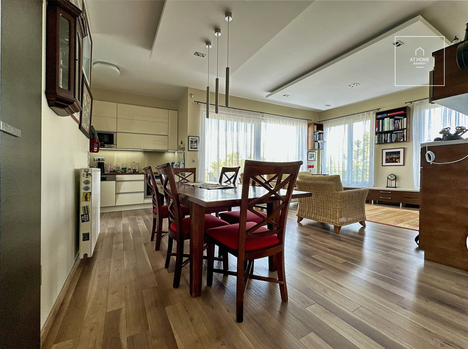 Three-bedroom Apartment with Terrace for Rent on Sasad, District XI