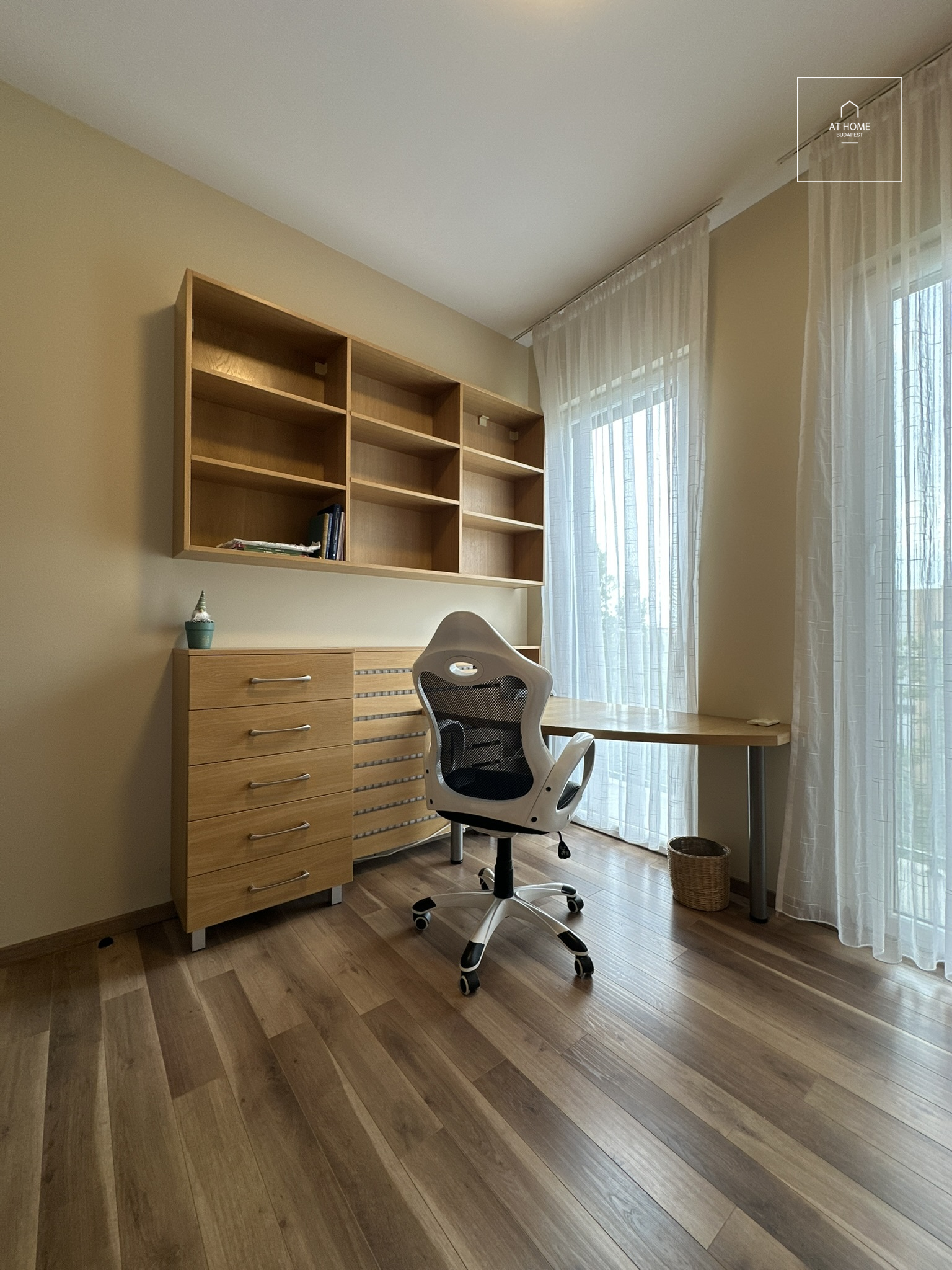 Three-bedroom Apartment with Terrace for Rent on Sasad, District XI