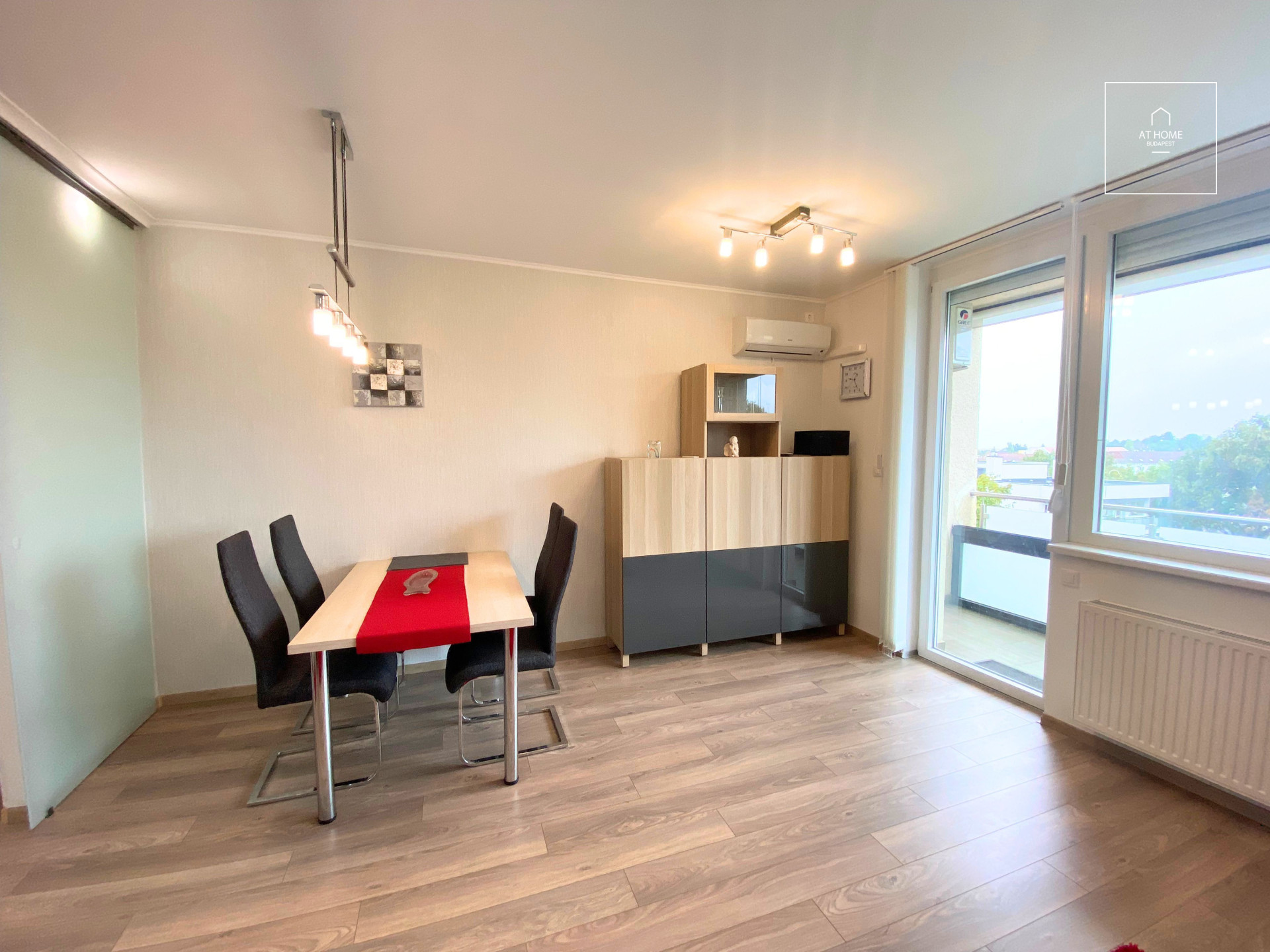 Panoramic Apartment with Terrace and Private Parking in Budapest District II