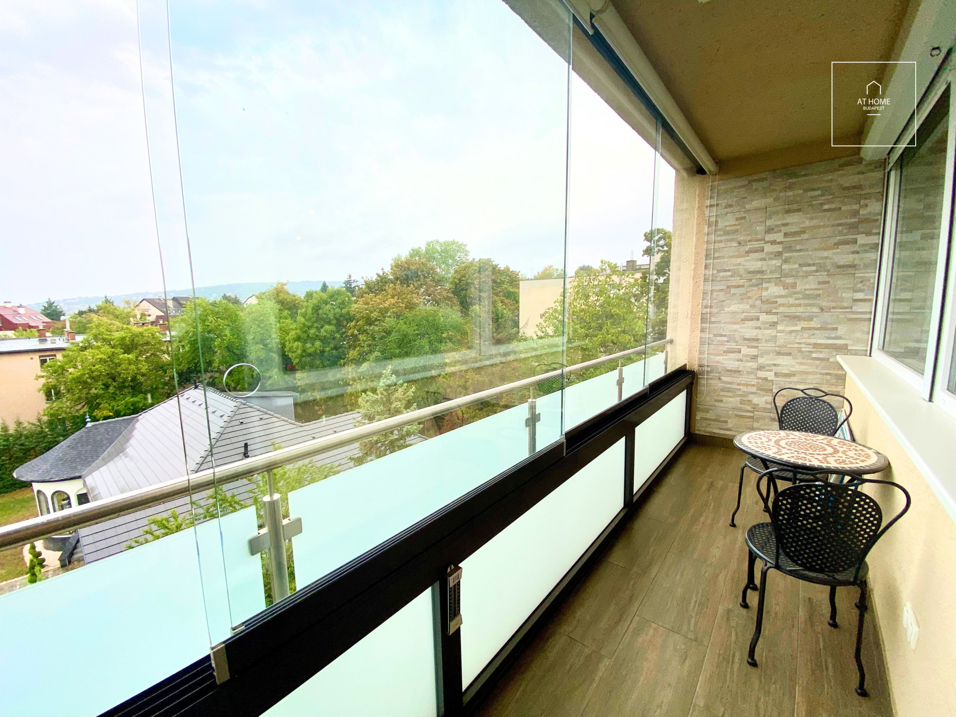 Panoramic Apartment with Terrace and Private Parking in Budapest District II