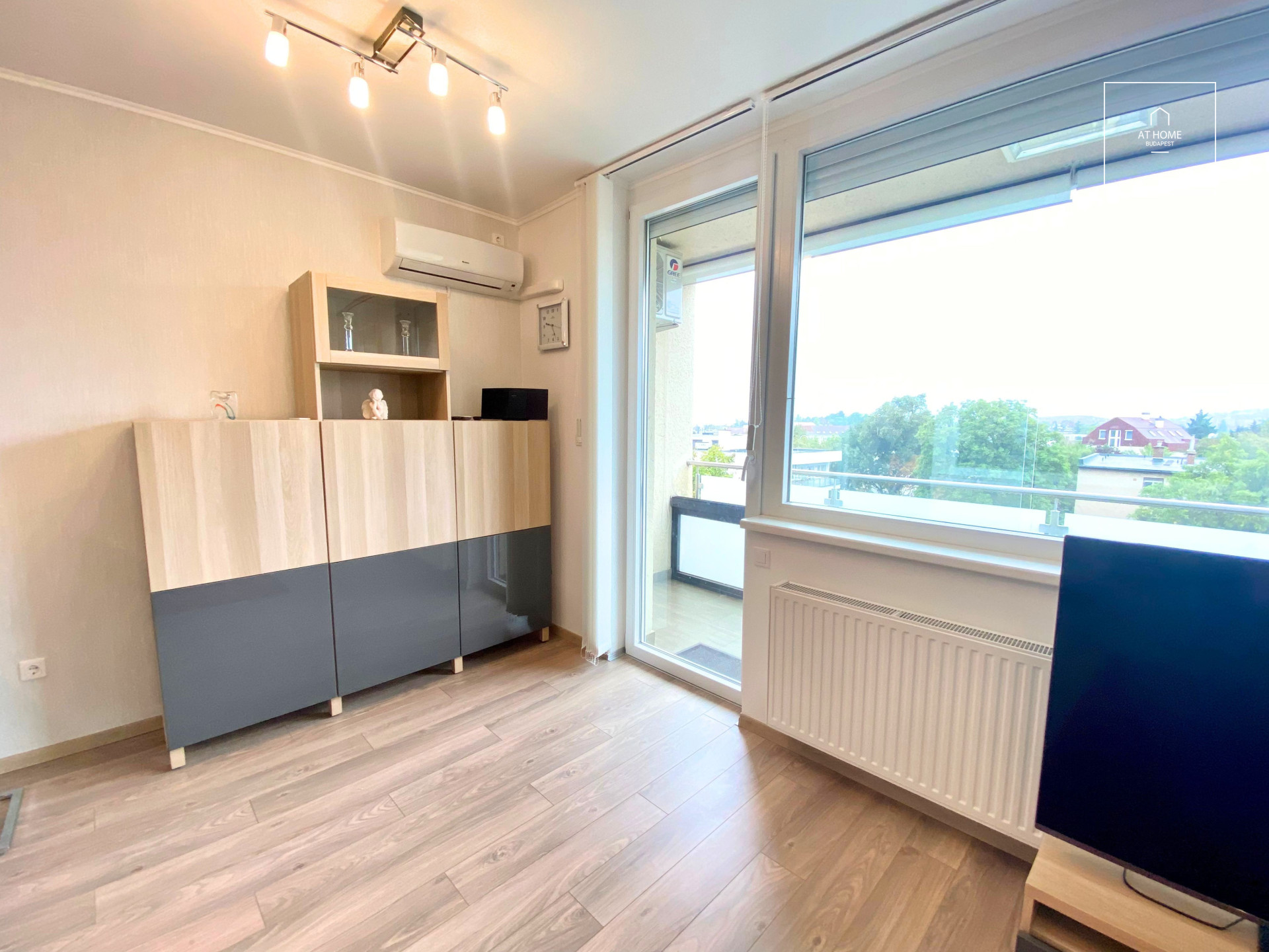 Panoramic Apartment with Terrace and Private Parking in Budapest District II