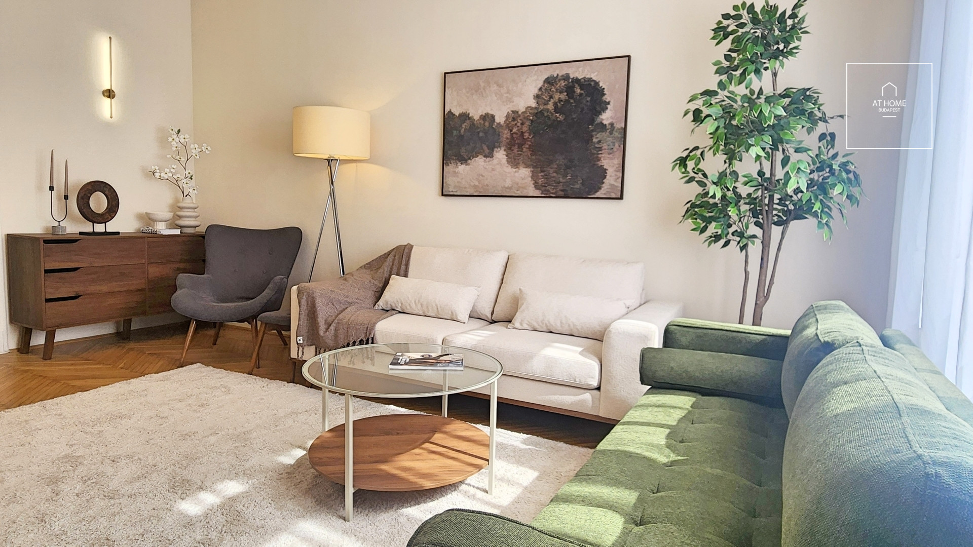 Fully-renovated Premium Downtown Apartment for Rent in District V