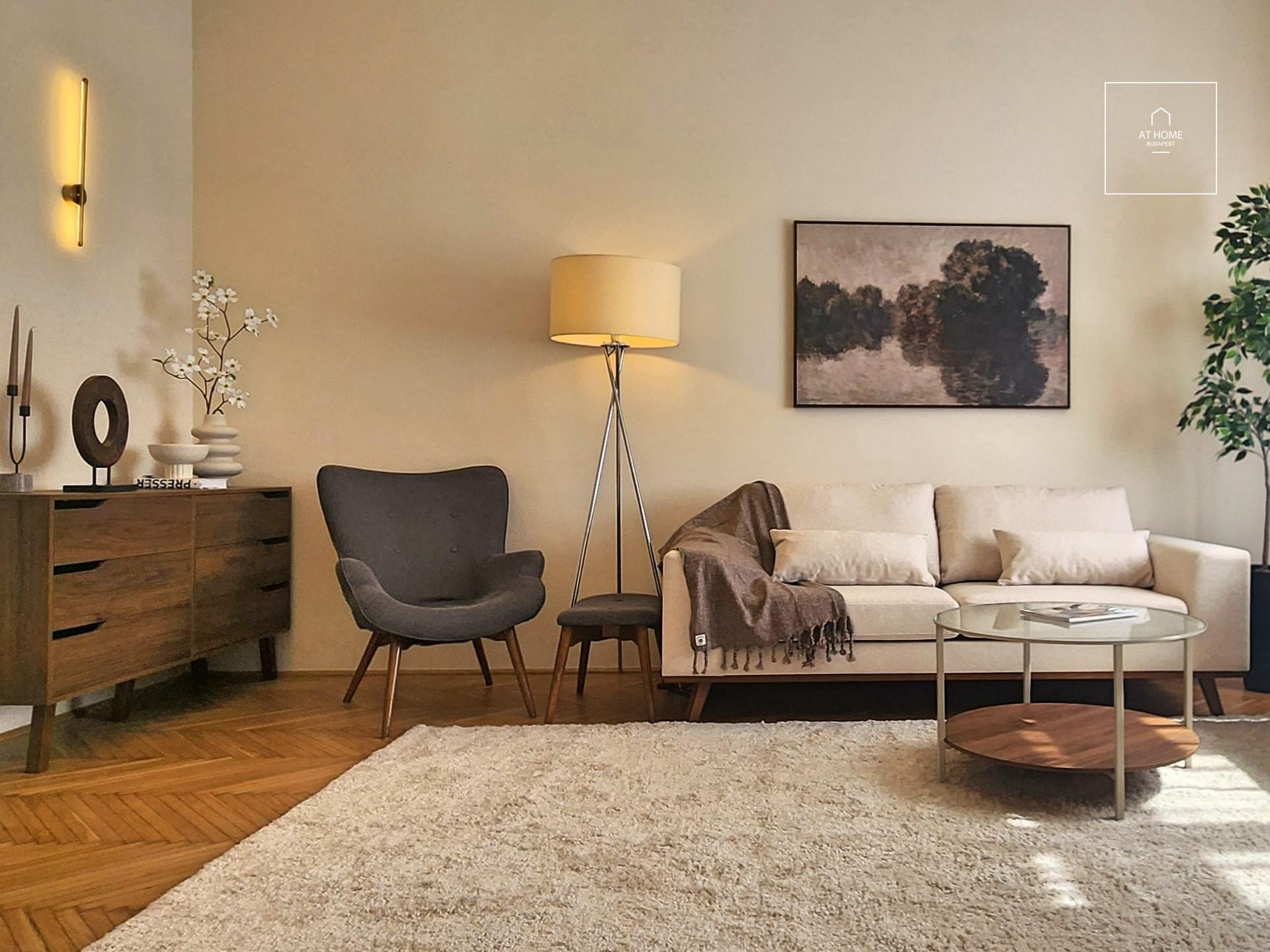 Fully-renovated Premium Downtown Apartment for Rent in District V