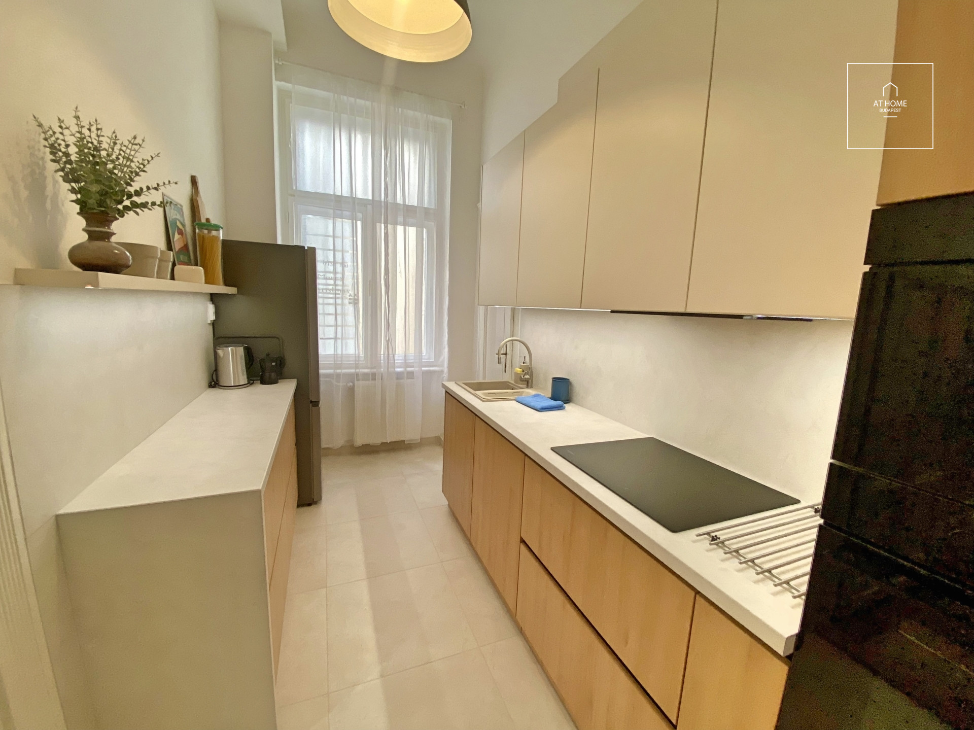 Fully-renovated Premium Downtown Apartment for Rent in District V