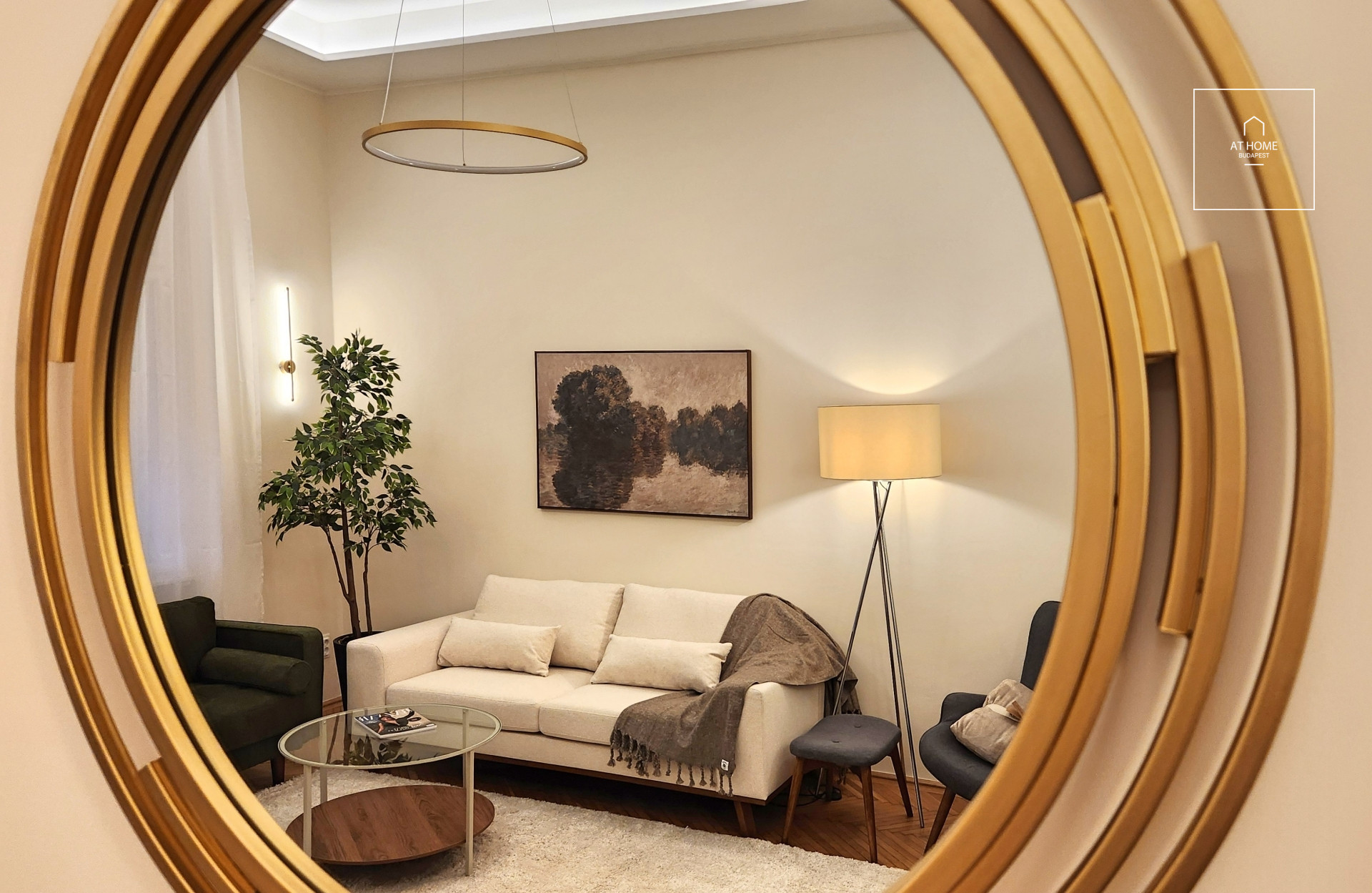 Prémium, teljes körűen felújított belvárosi lakás kiadó az V. kerületben