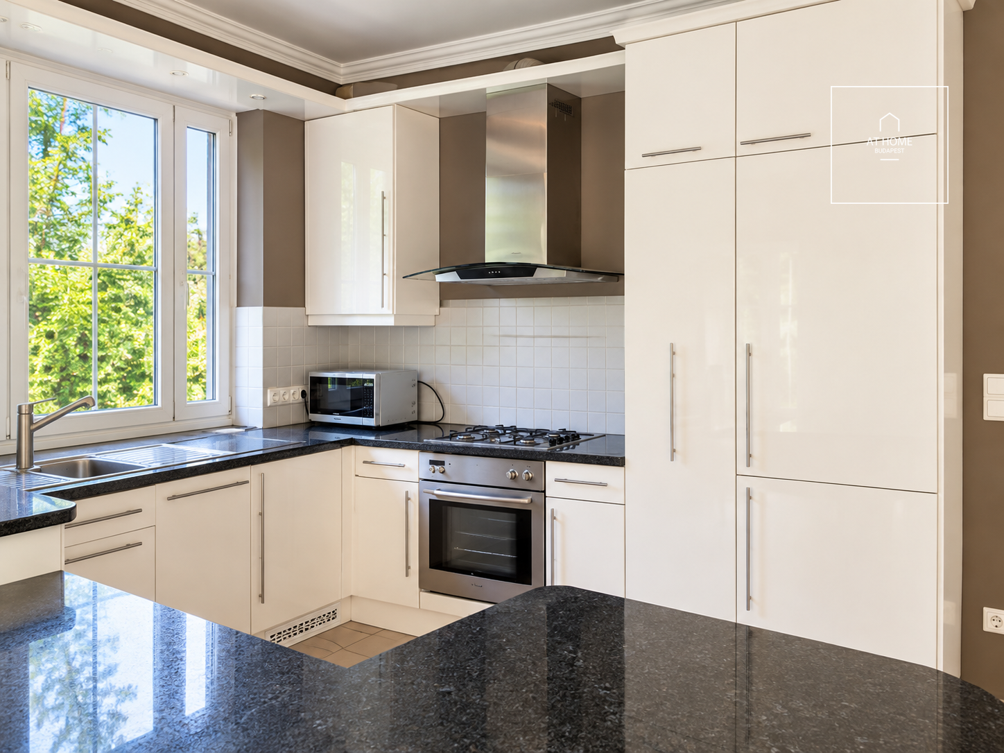 Elegant 1st floor Villa apartment for Sale in Svábhegy, District XII