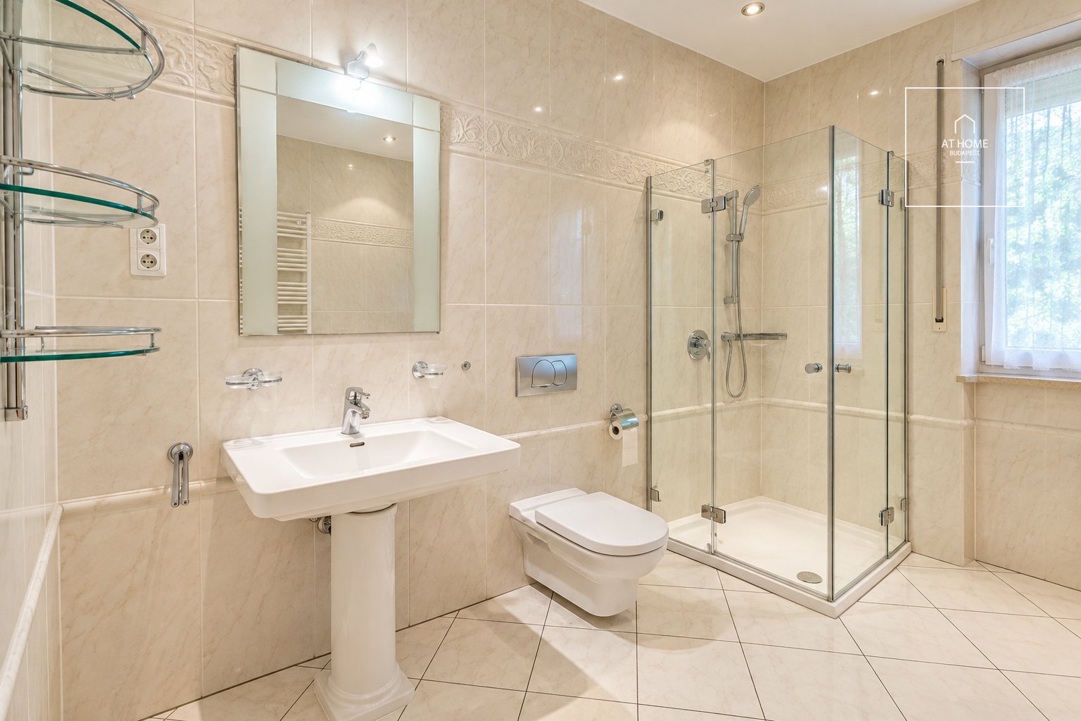 Elegant 1st floor Villa apartment for Sale in Svábhegy, District XII