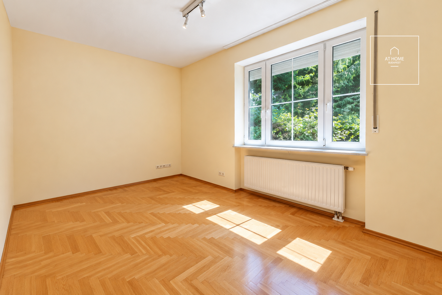 Elegant 1st floor Villa apartment for Sale in Svábhegy, District XII