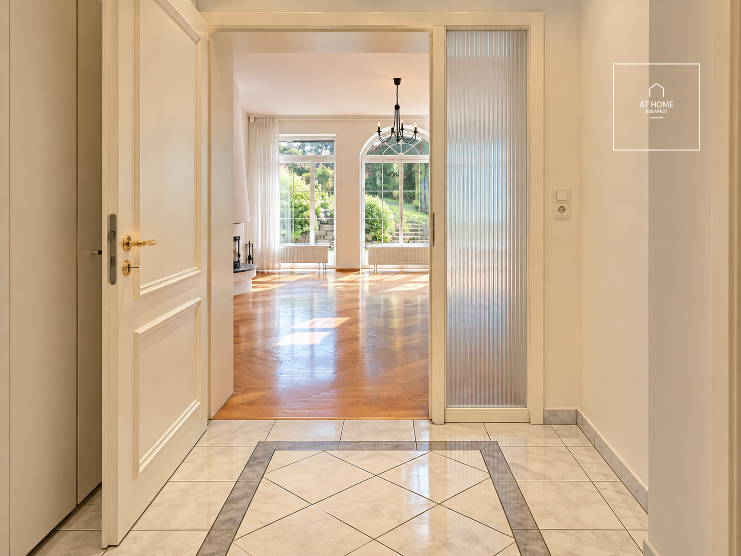 Elegant groundfloor apartment for Sale in Svábhegy, District XII with private garden connection