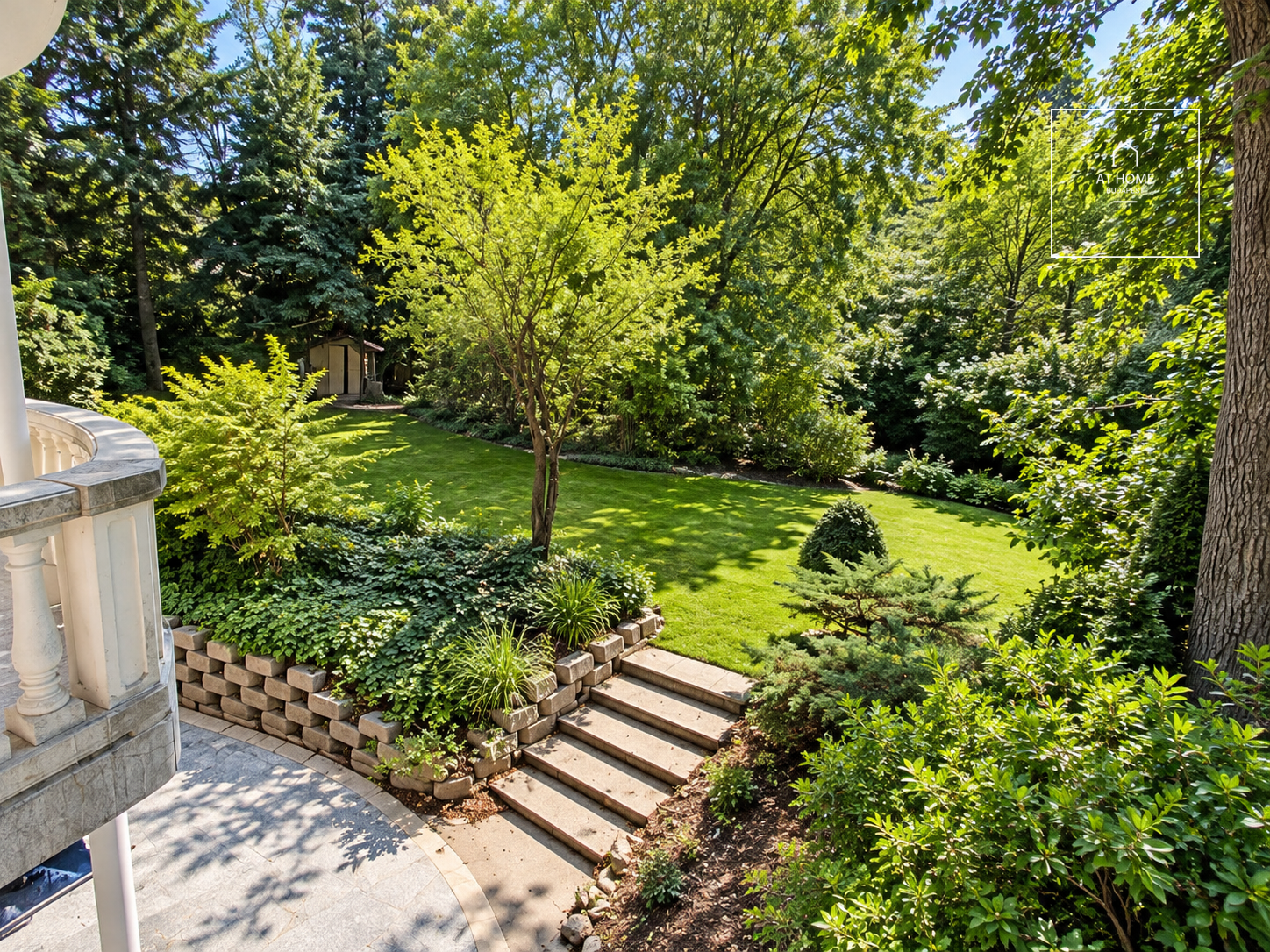 Elegant groundfloor apartment for Sale in Svábhegy, District XII with private garden connection