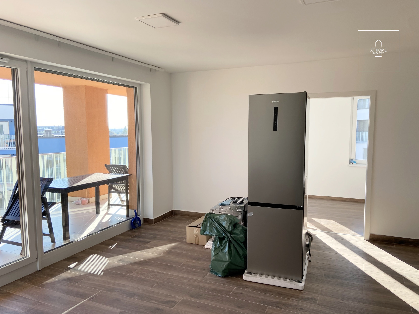 Three-bedroom exclusive penthouse apartment for rent in Budapest, District XIII, Marina Part