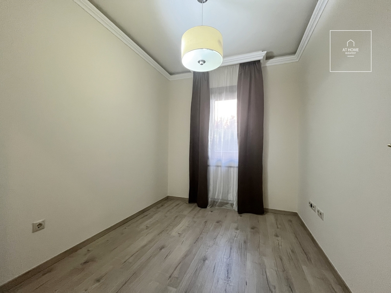 Ground-Floor Apartment with Large Terrace for Rent on Látó-hegy