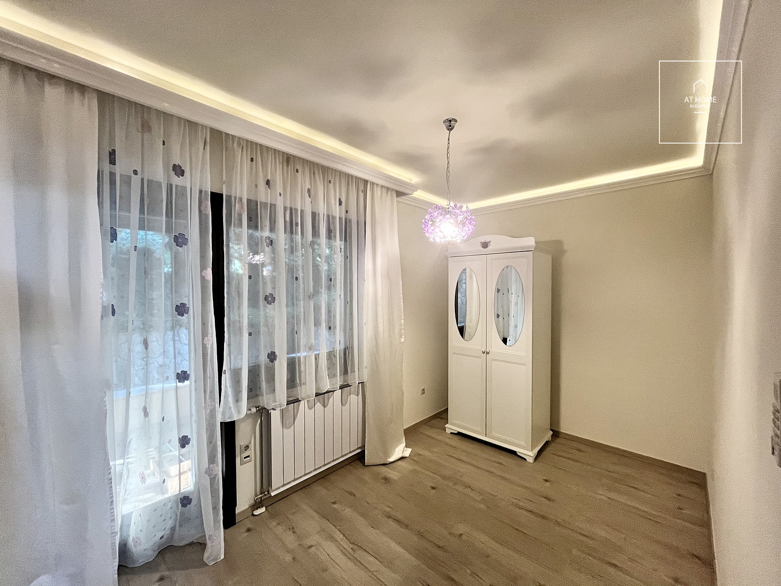 Ground-Floor Apartment with Large Terrace for Rent on Látó-hegy