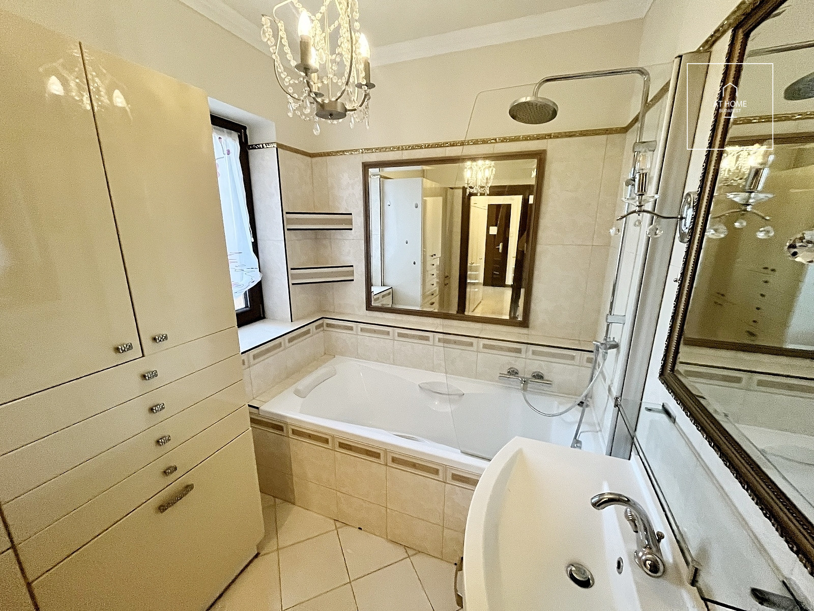 Ground-Floor Apartment with Large Terrace for Rent on Látó-hegy