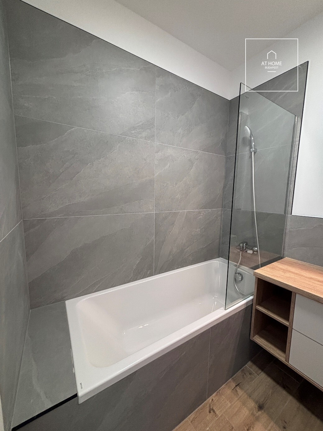 MODERN NEWLY-BUILt APARTMENT IN ANGYALFÖLD, CLOSE TO WESTEND