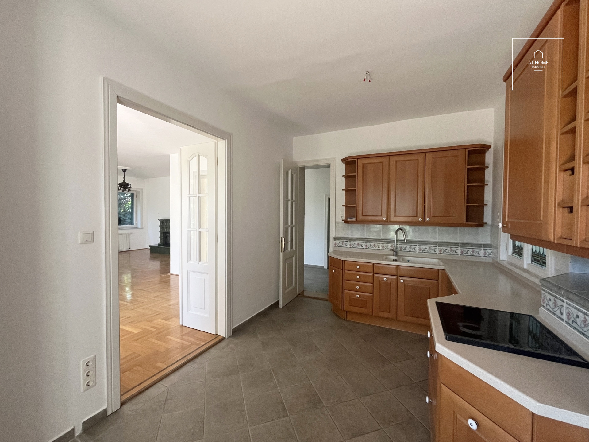 Unique Bauhaus Villa for Sale in Sas-hegy, District XI, Budapest