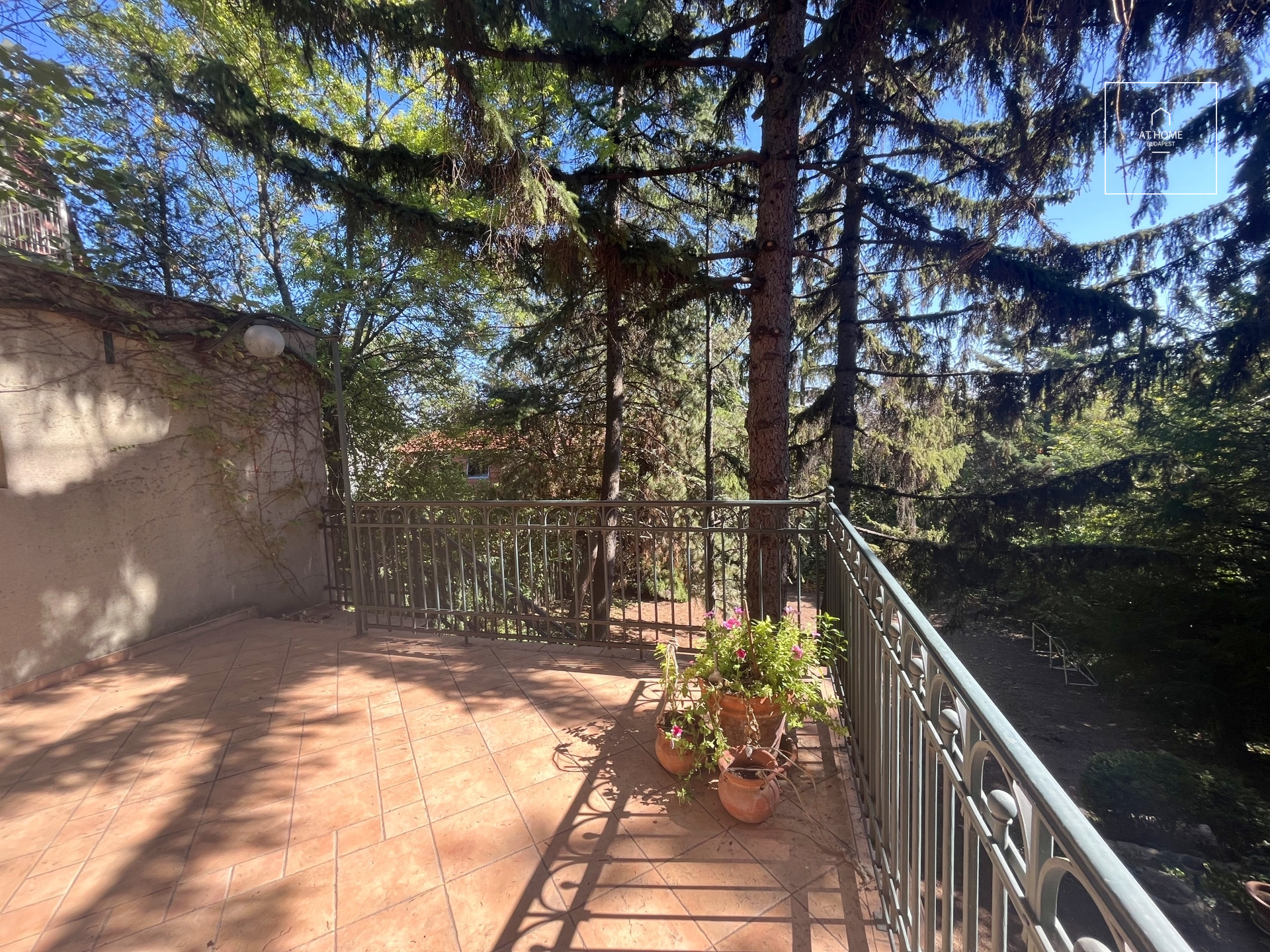 Unique Bauhaus Villa for Sale in Sas-hegy, District XI, Budapest