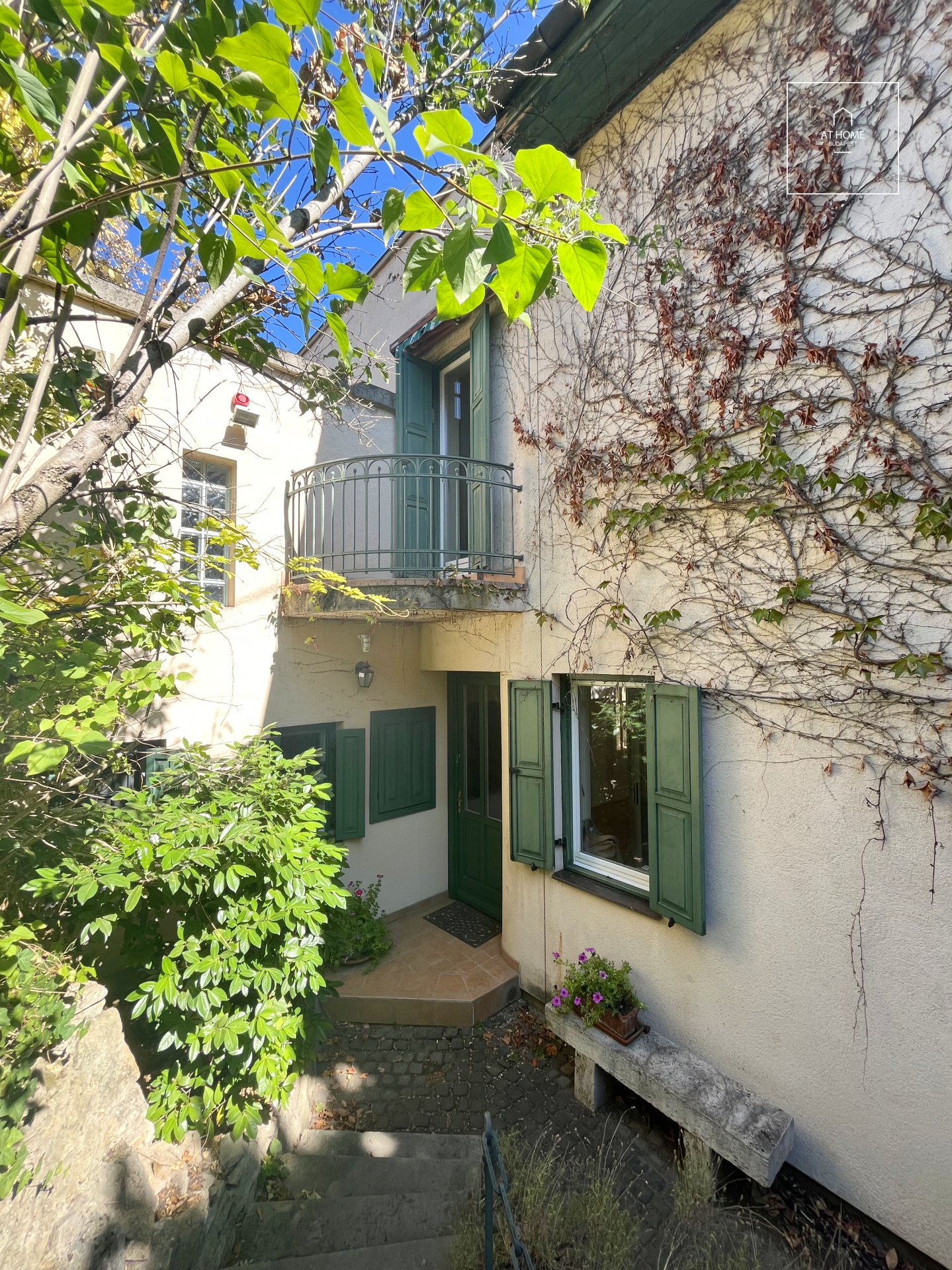 Unique Bauhaus Villa for Sale in Sas-hegy, District XI, Budapest