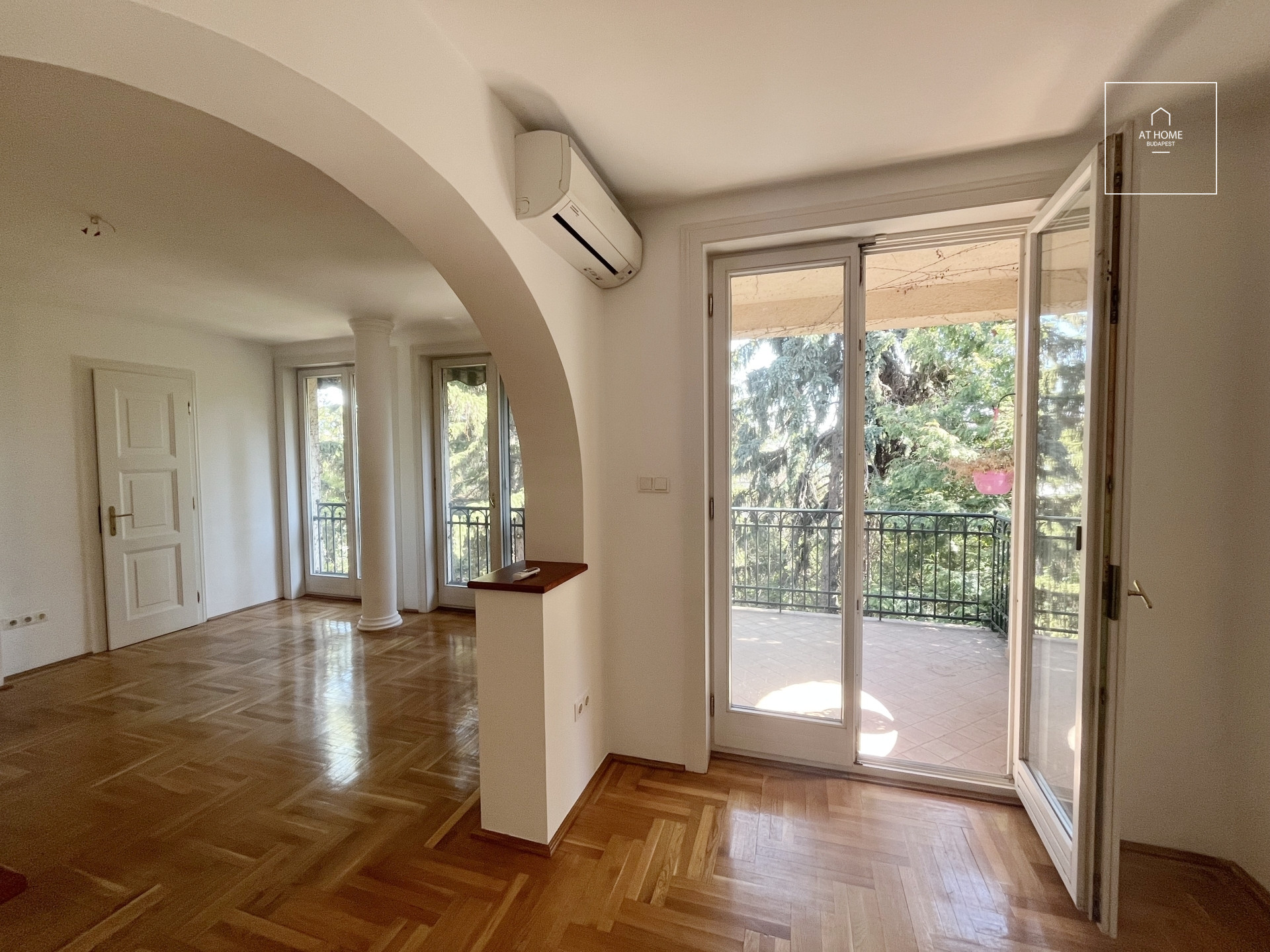 Unique Bauhaus Villa for Sale in Sas-hegy, District XI, Budapest