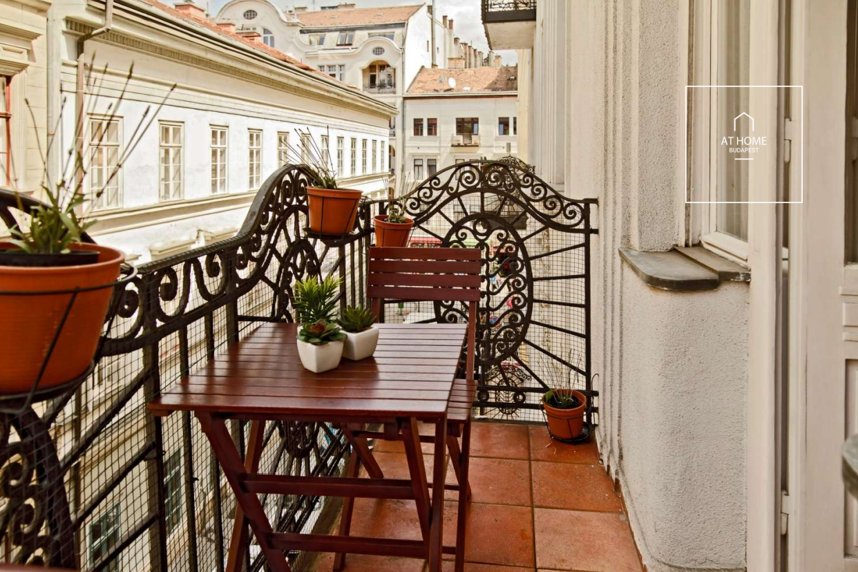Exkluzív 99 nm-es 2 hálószobás lakás 3 nm-es erkéllyel a VI. kerületben