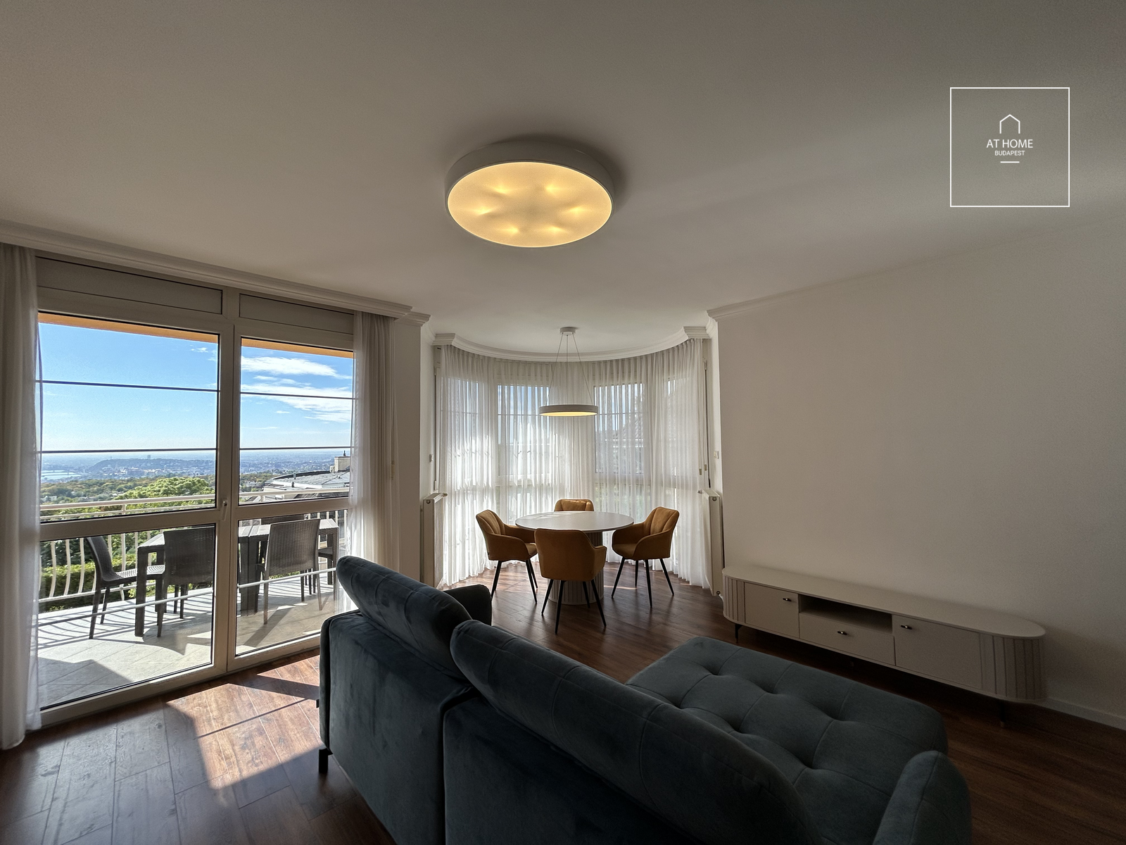 SPACIOUS 3-BEDROOM APARTMENT WITH A 45 SQM TERRACE IN PÁLVÖLGY