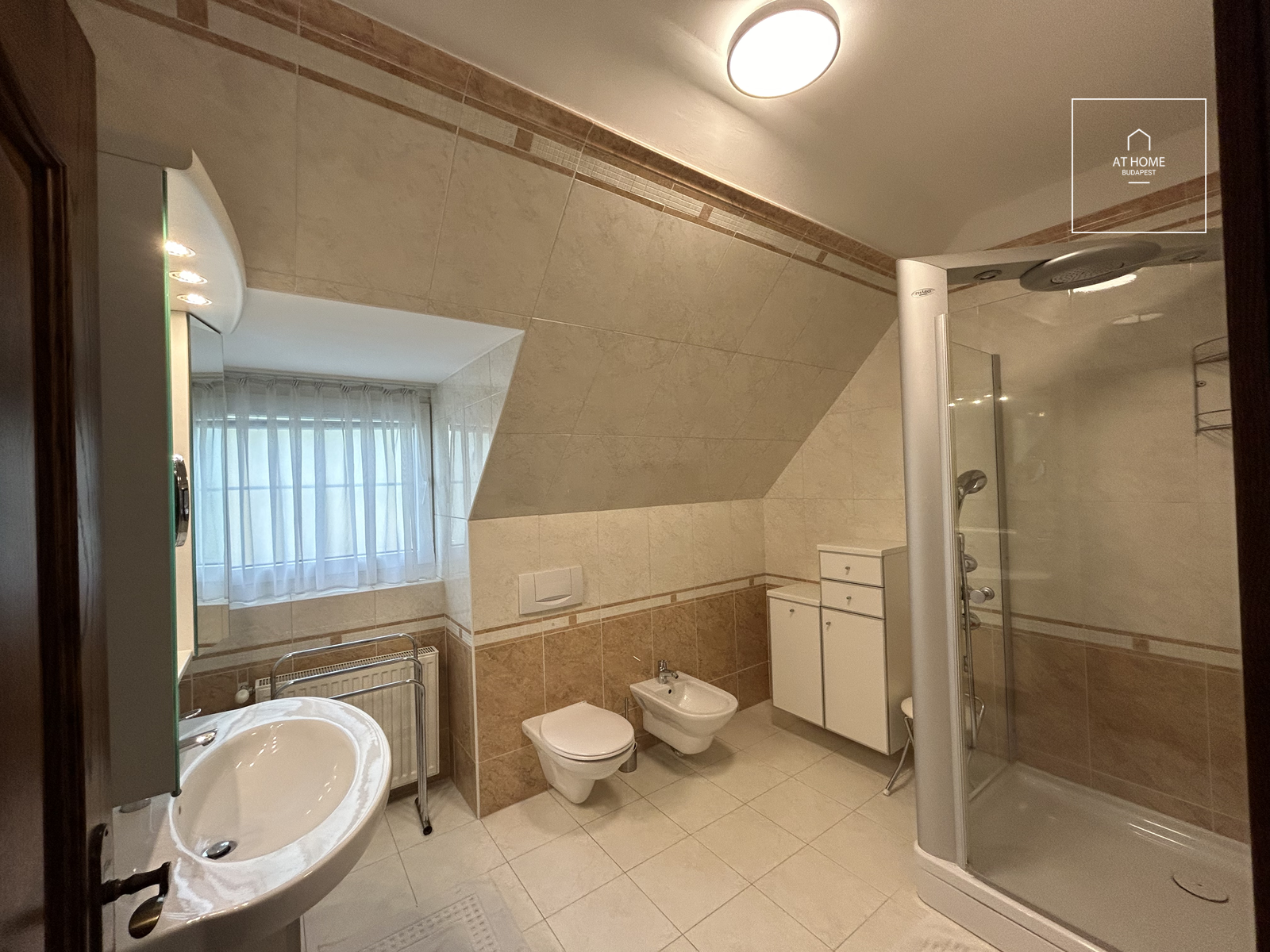 SPACIOUS 3-BEDROOM APARTMENT WITH A 45 SQM TERRACE IN PÁLVÖLGY