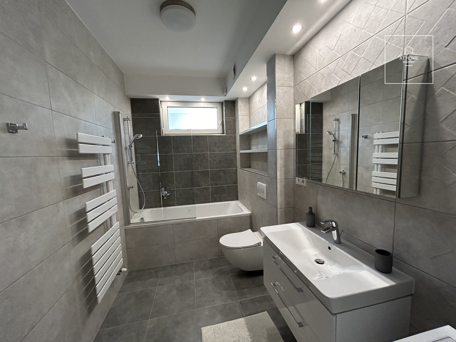 SPACIOUS 3-BEDROOM APARTMENT WITH A 45 SQM TERRACE IN PÁLVÖLGY