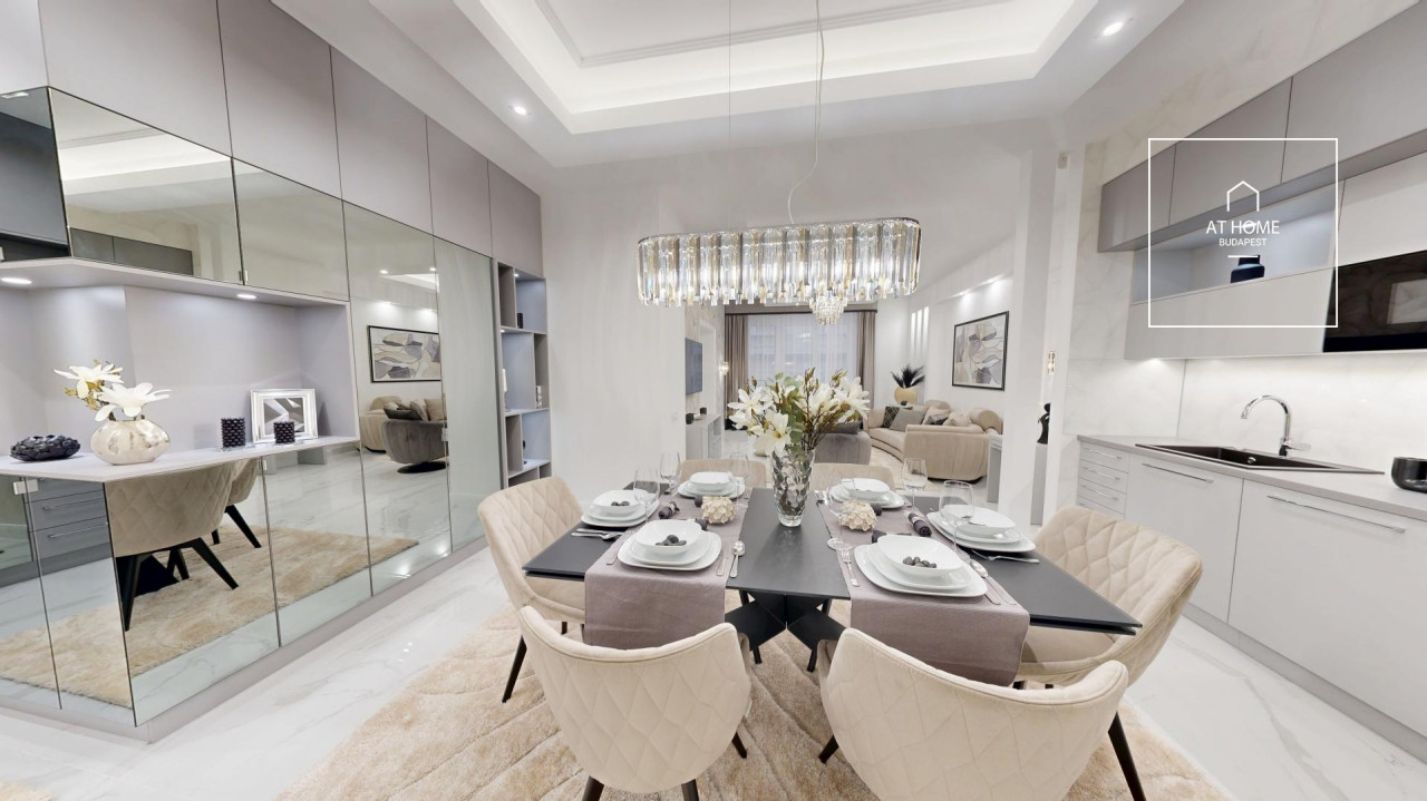 Renovated 100 sqm Luxury Apartment with 2 Balconies in District V, Downtown, Budapest