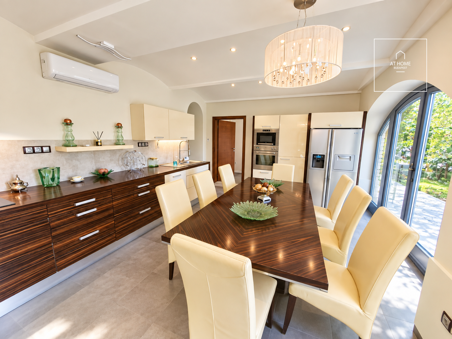 Villa Sunshine, Exclusive garden-connected villa apartment Budapest XII. district Virányos is for sale
