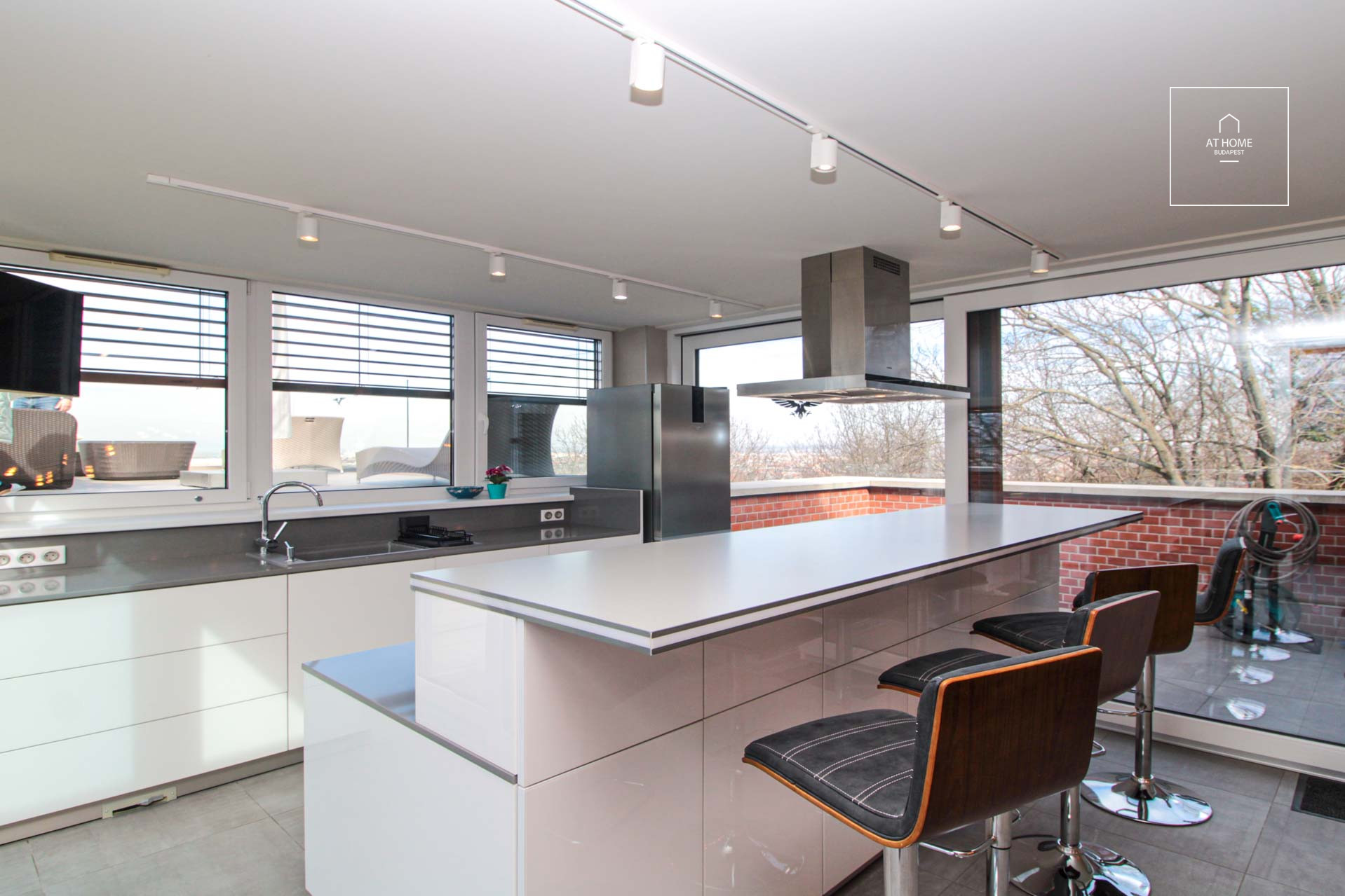 Luxury apartment for rent with a breathtaking panorama, Budapest District I, Gellérthegy