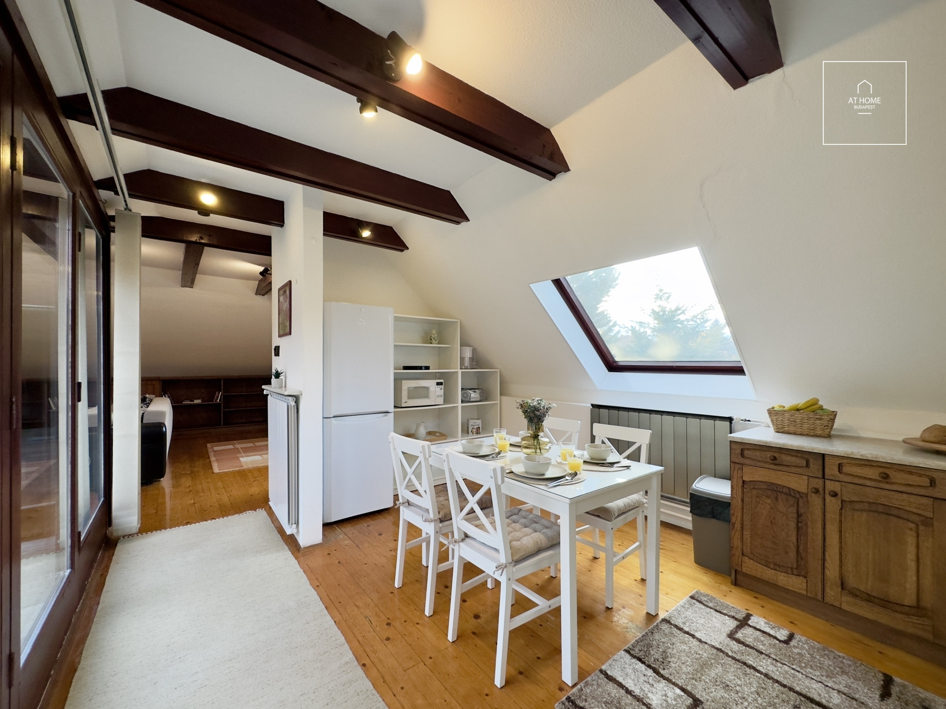 Attic apartment with a garage space in District II, Szemlőhegy
