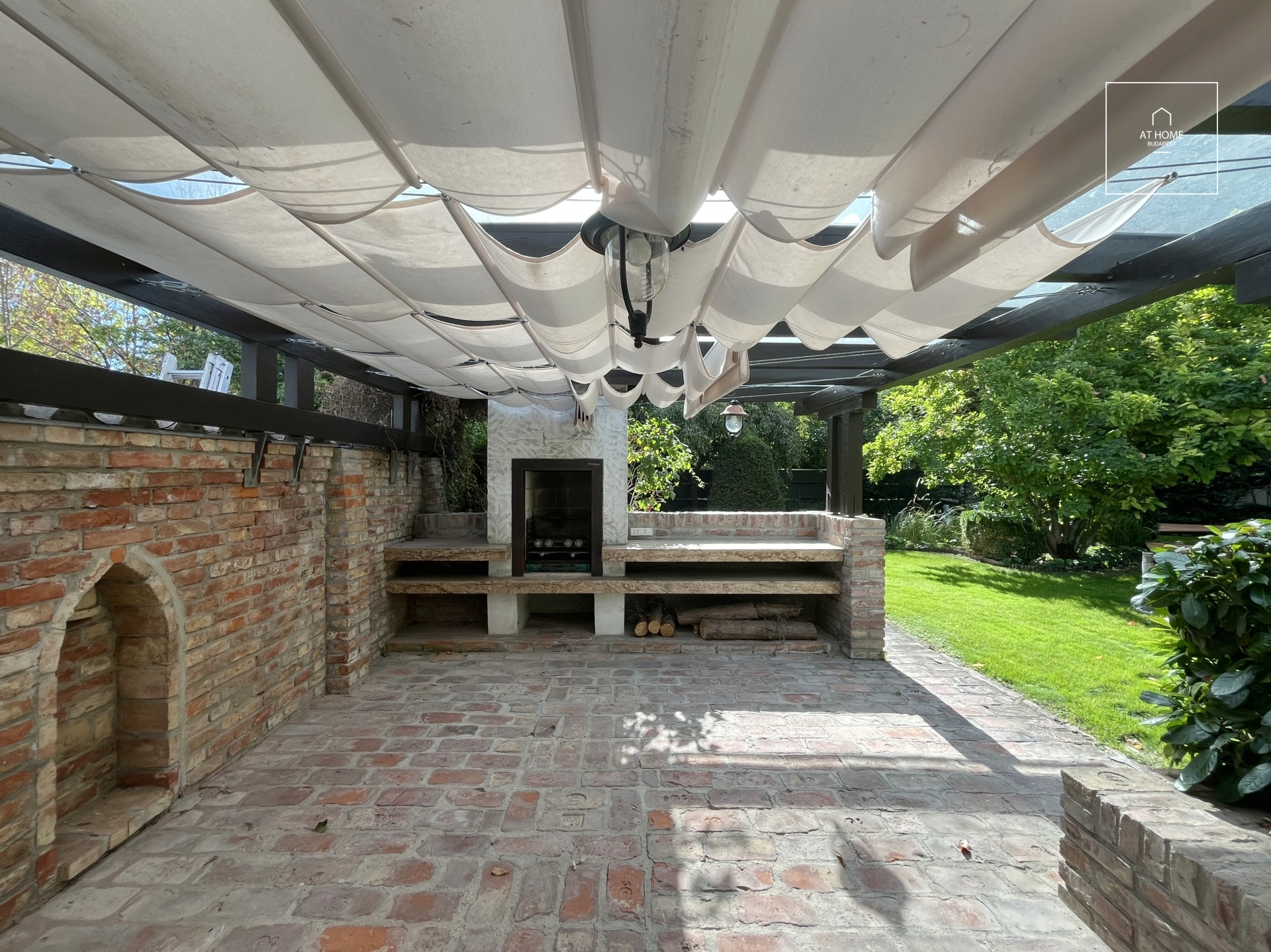 Premium Family Home with Panoramic View and Beautiful Landscaped Garden for sale, Budapest, district 2