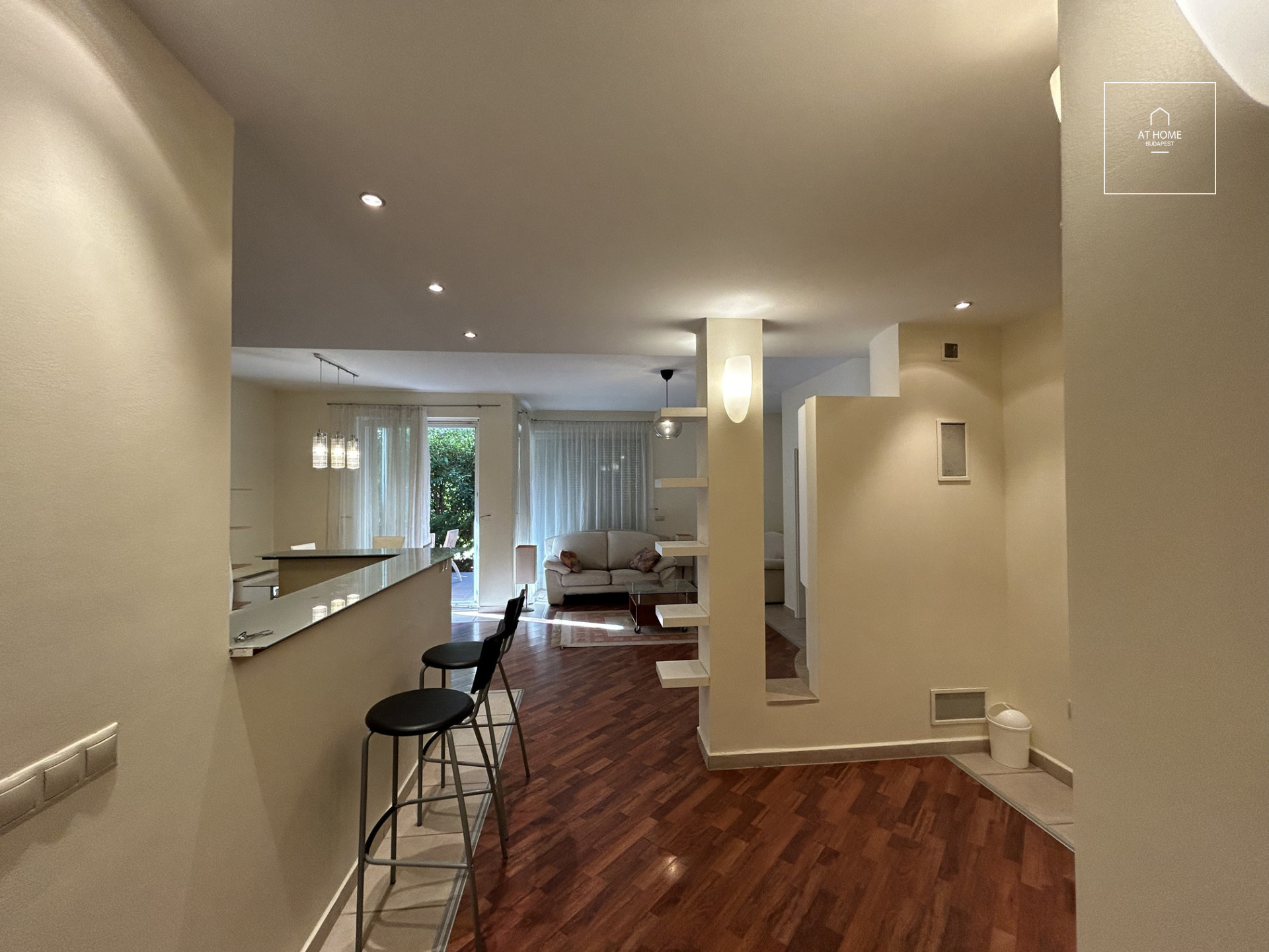One-bedroom apartment with garden connection for rent Budapest II. district, Kurucles