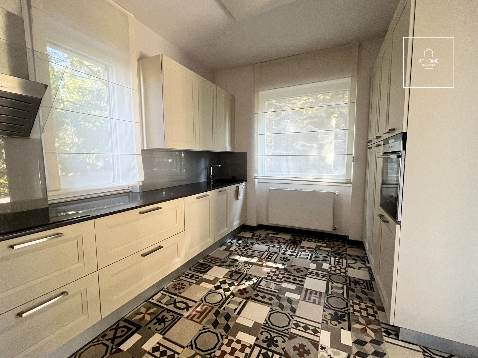 Four-bedroom Semi-Detached House for Rent in Virányos, District XII