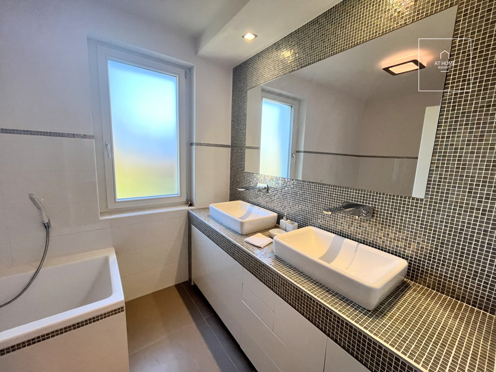 Four-bedroom Semi-Detached House for Rent in Virányos, District XII