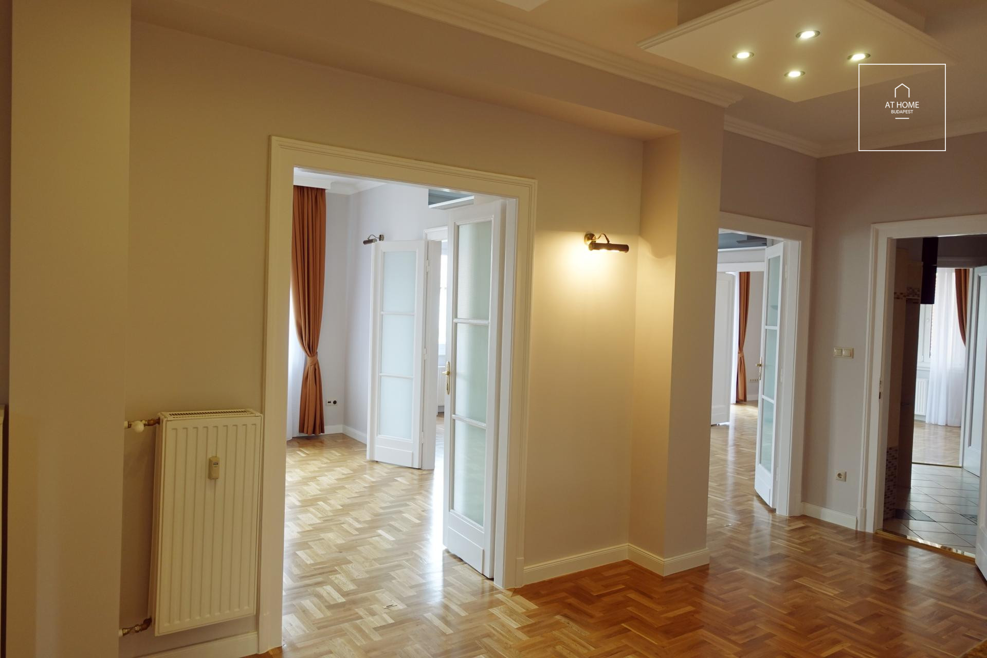 Elegant apartment for rent Budapest I. district,