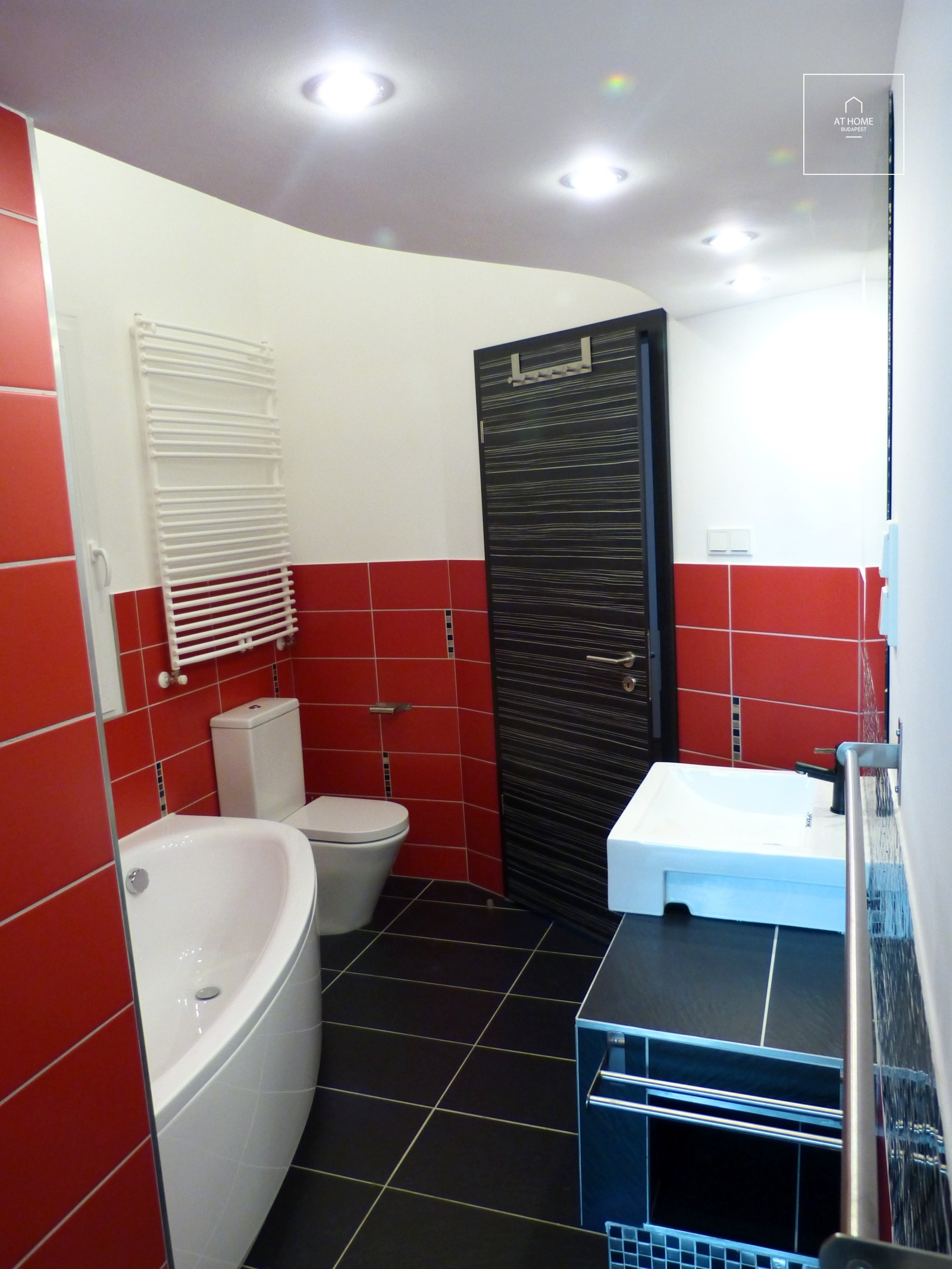 Renovated Two-bedroom Apartment for Rent in Józsefváros, District VIII