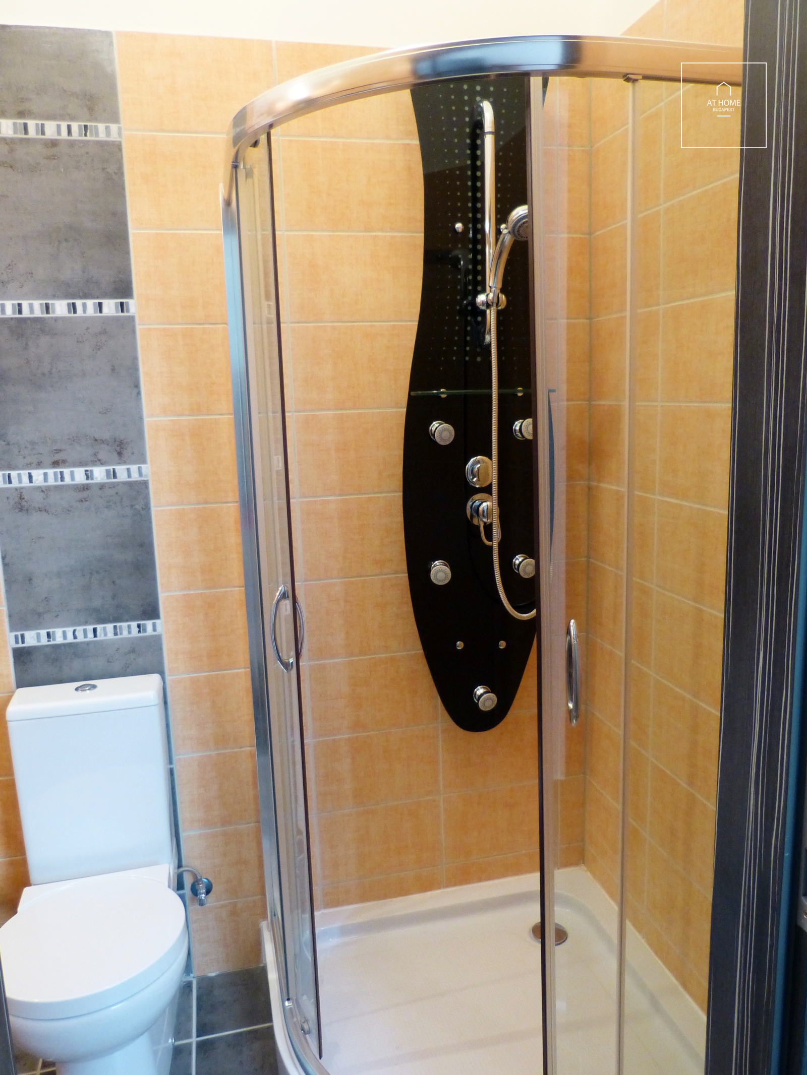 Renovated Two-bedroom Apartment for Rent in Józsefváros, District VIII