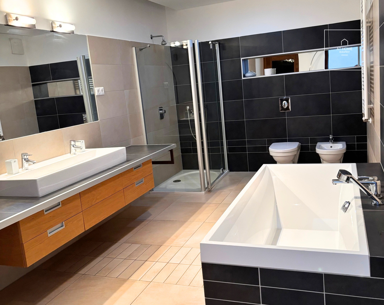 Two-story renovated apartment for rent in Budapest, District VI, Terézváros