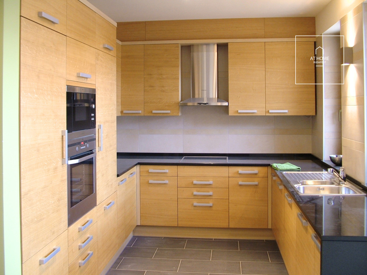 Two-story renovated apartment for rent in Budapest, District VI, Terézváros