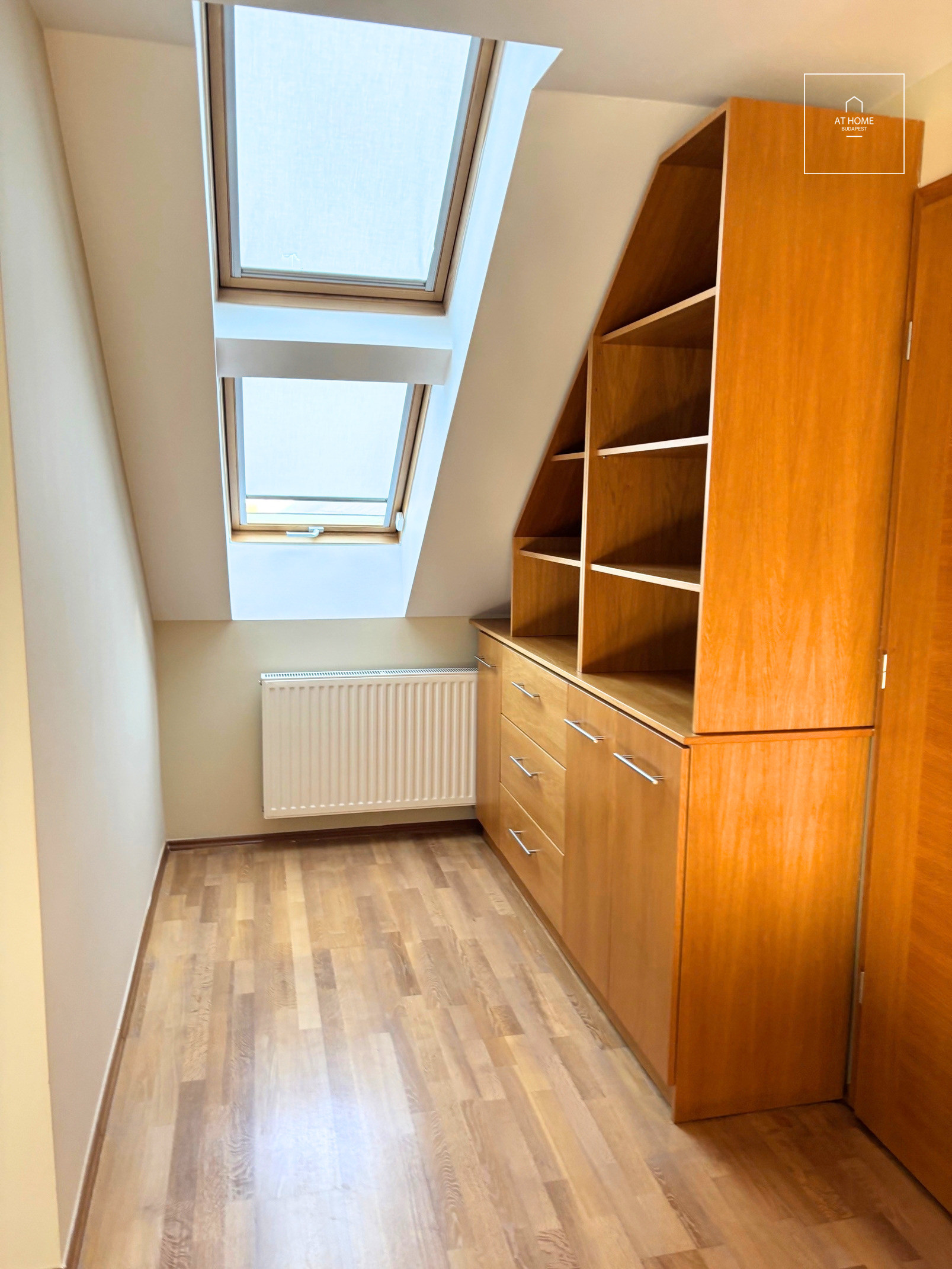 Two-story renovated apartment for rent in Budapest, District VI, Terézváros