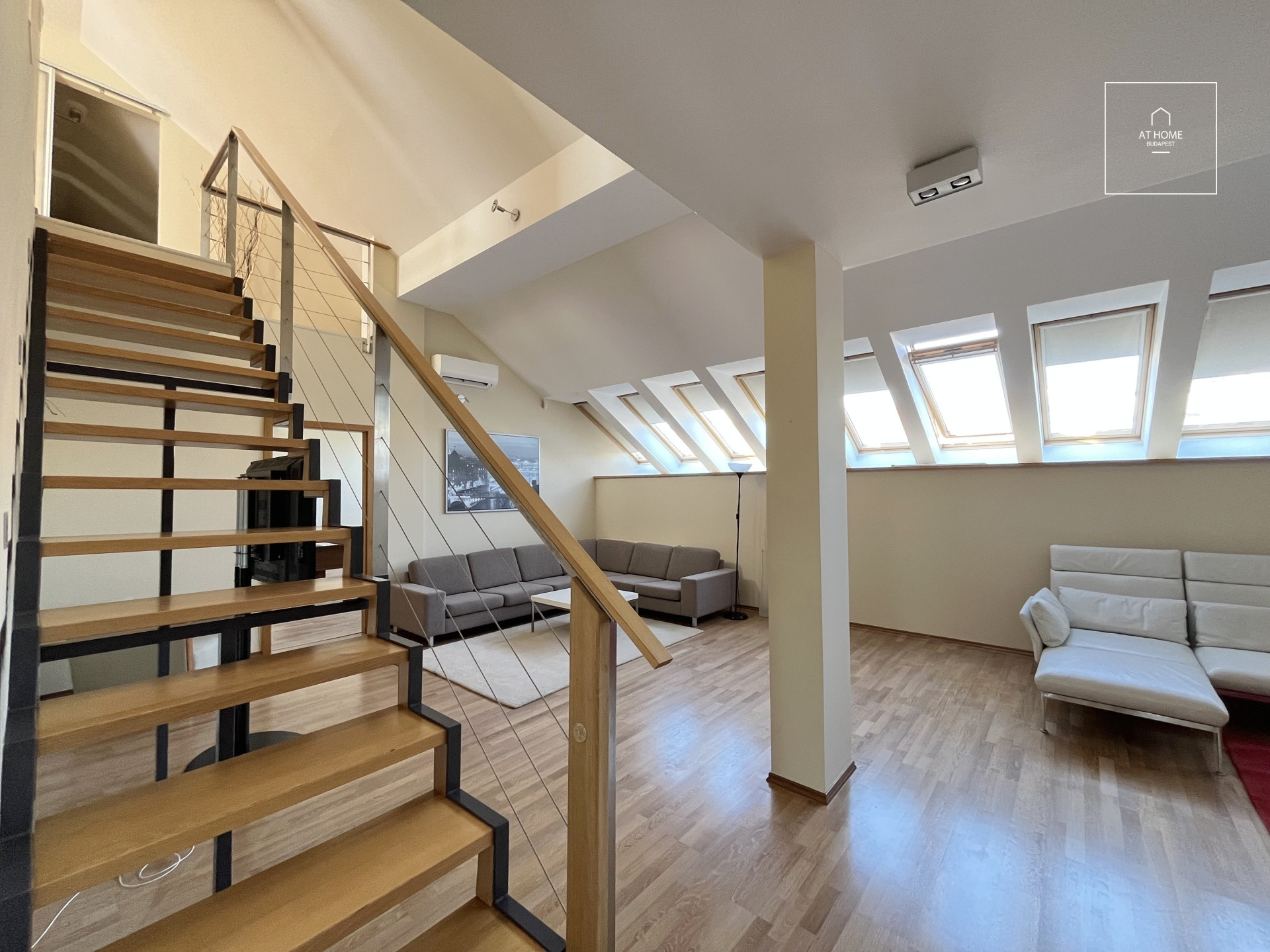 Two-story renovated apartment for rent in Budapest, District VI, Terézváros