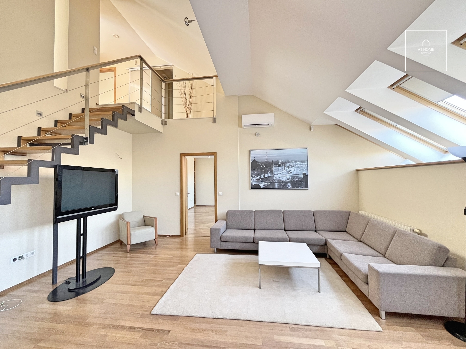 Two-story renovated apartment for rent in Budapest, District VI, Terézváros